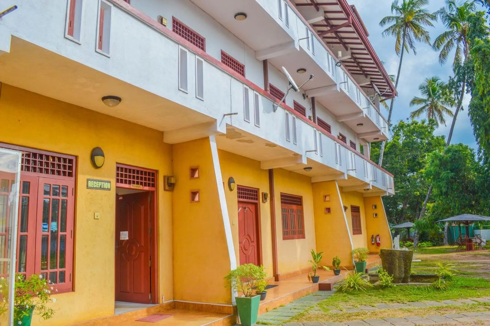 Property building in Airport Green View Hotel Katunayake