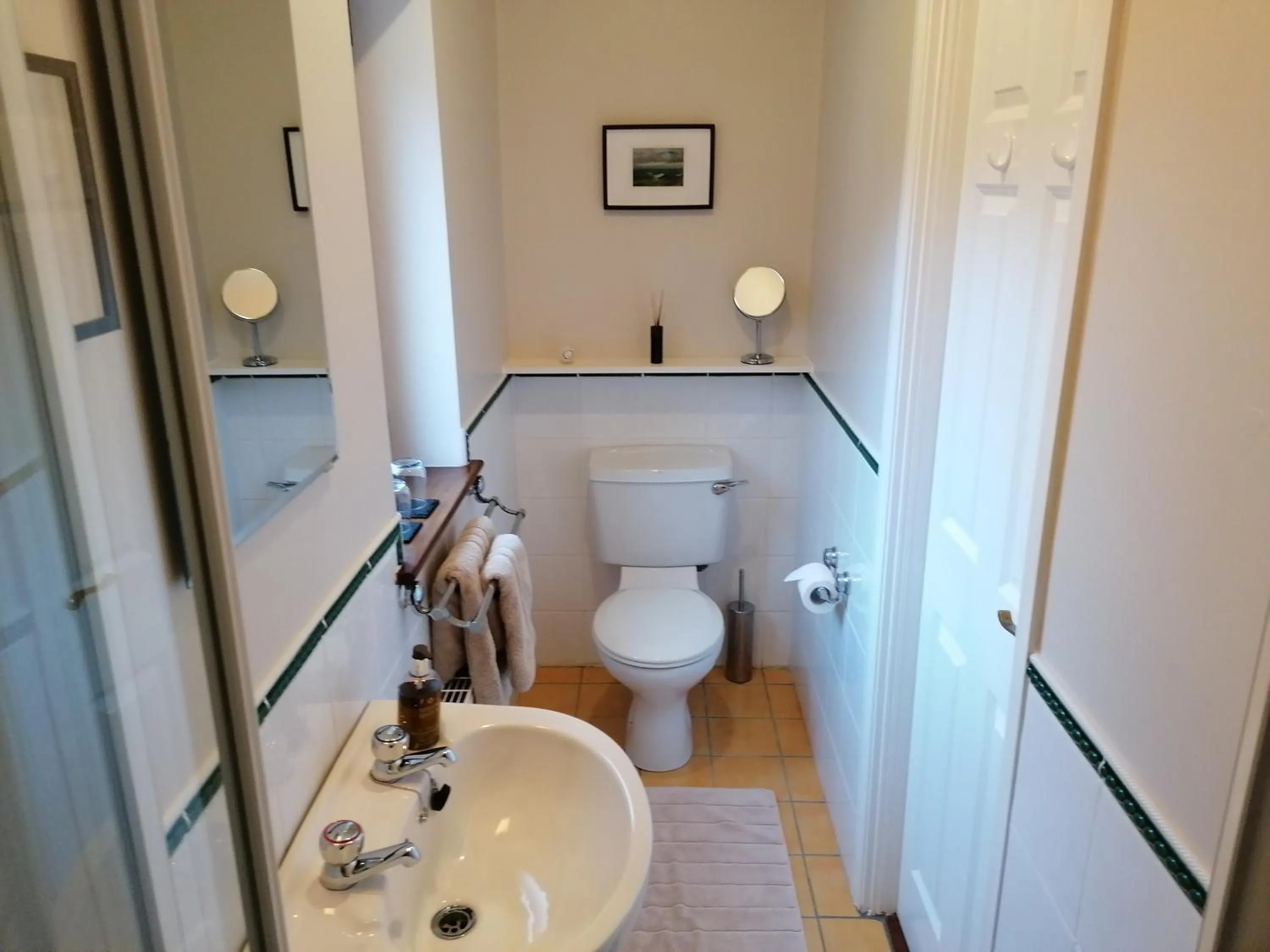 Toilet in Valhalla BnB