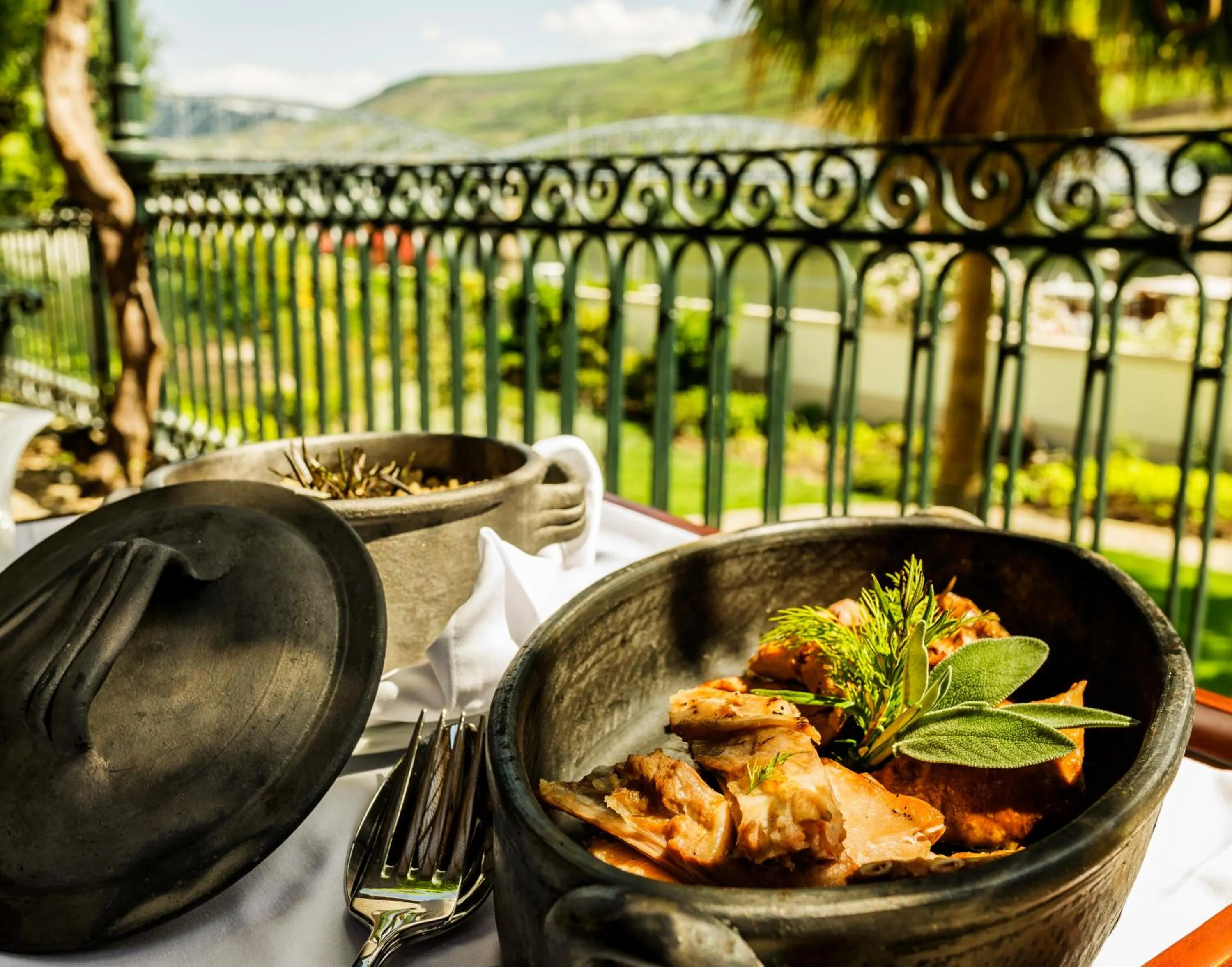 Meals in The Vintage House - Douro