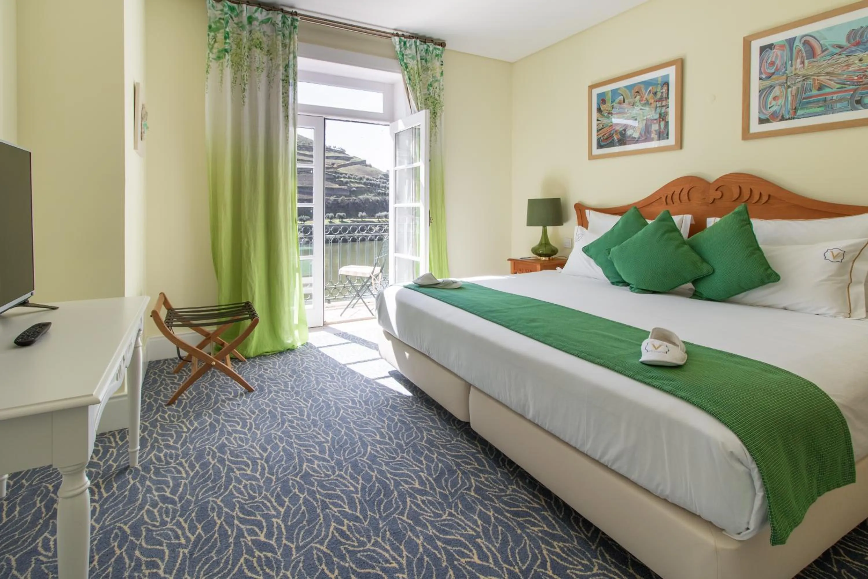 Bed in The Vintage House - Douro