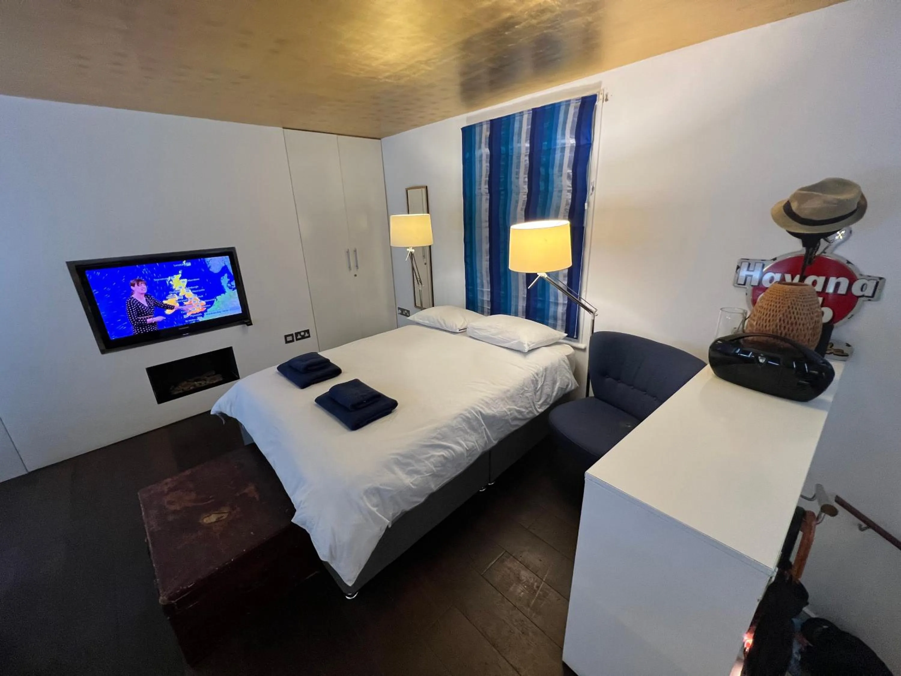 Bed in Studio Apartment, Covent Garden