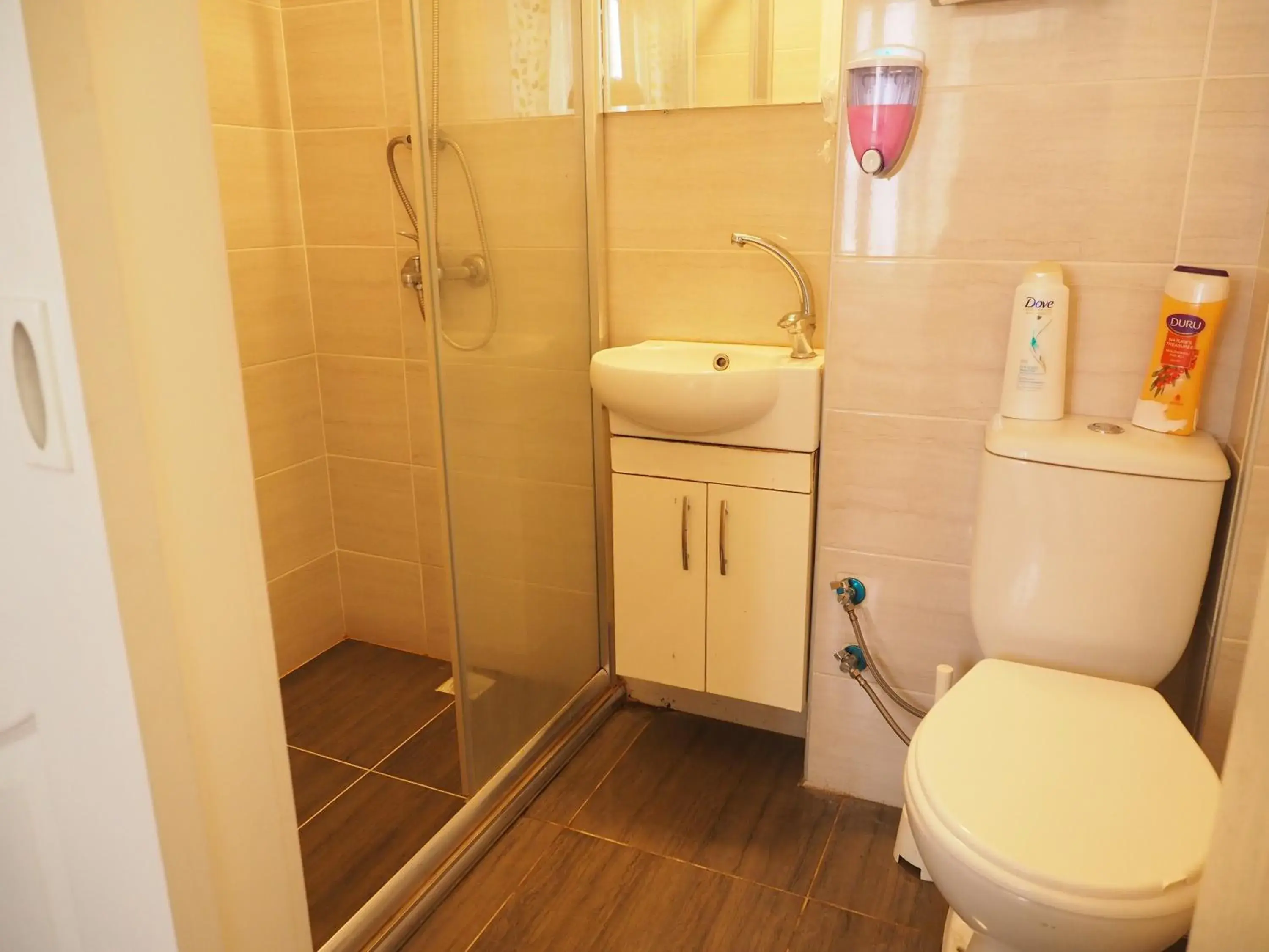 Double Room (1 - 2 Adults) in Deeps Hostel Ankara Double Room (1 - 2 Adults) in Deeps Hostel Ankara