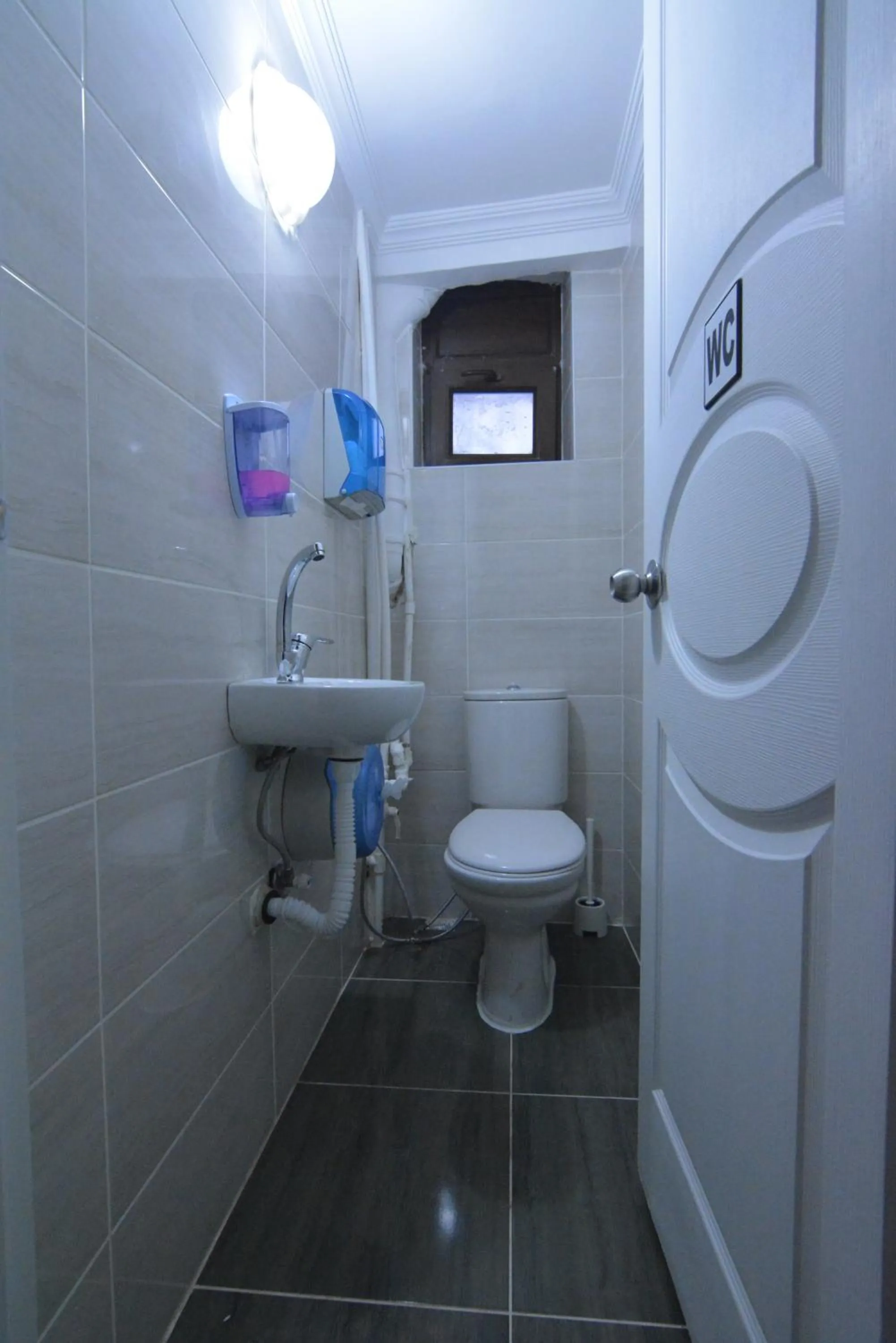 Toilet in Deeps Hostel Ankara