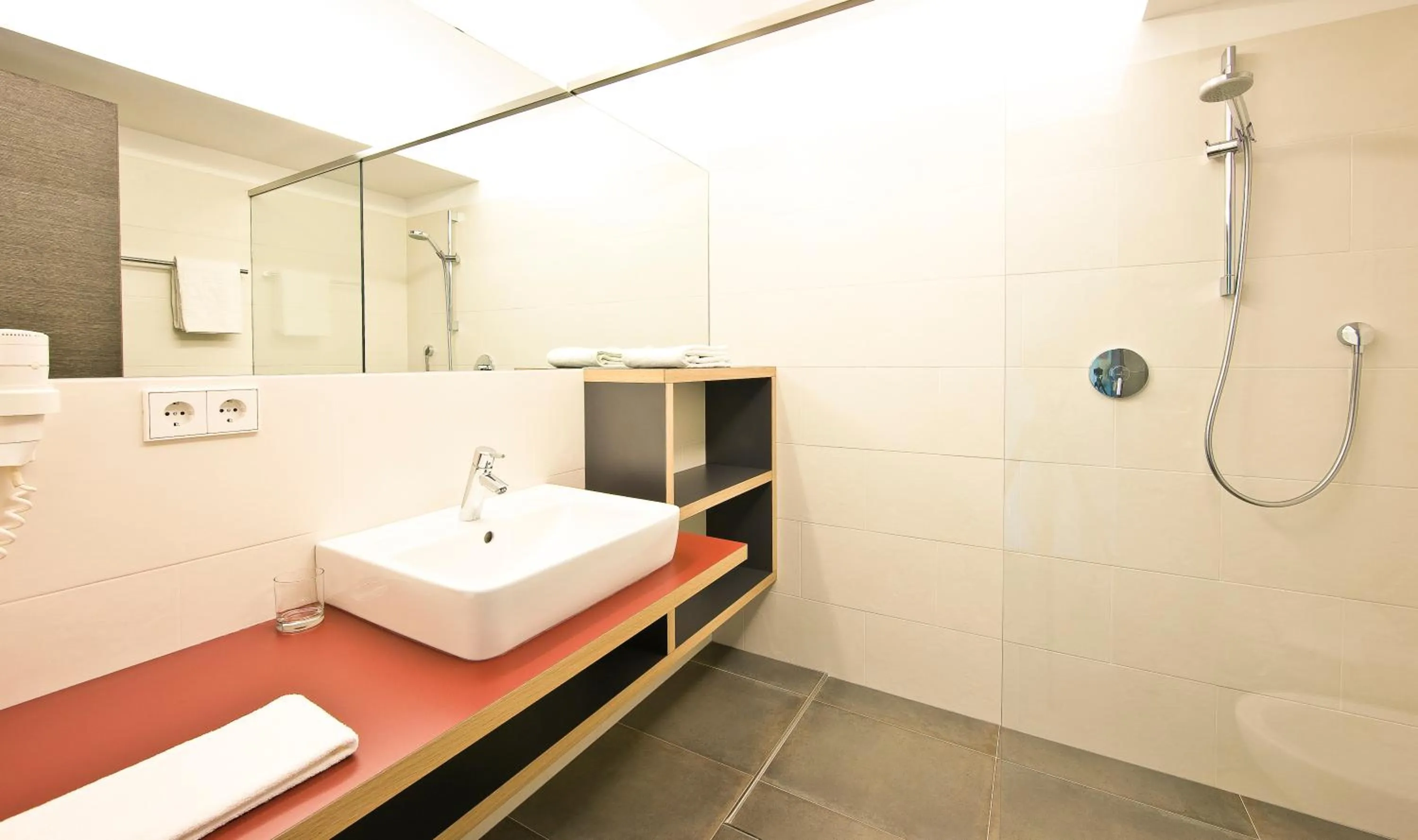 Shower in Hotel Traminerhof