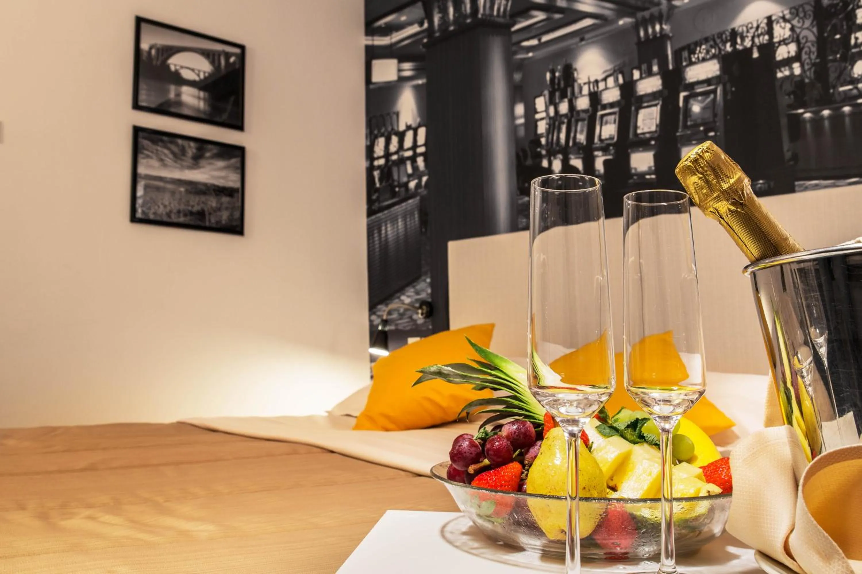 Food in Park, Hotel & Entertainment