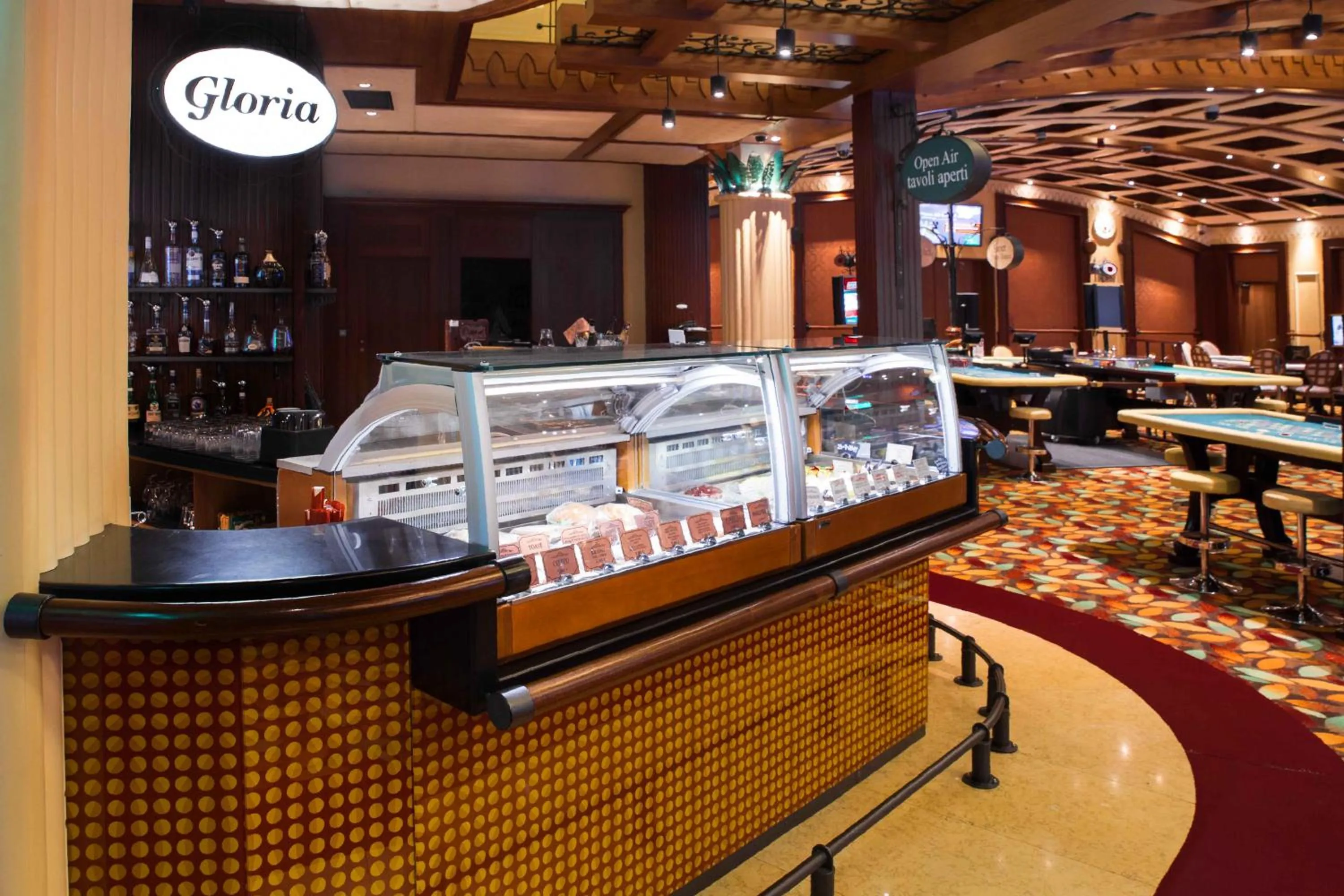 Restaurant/places to eat in Park, Hotel & Entertainment