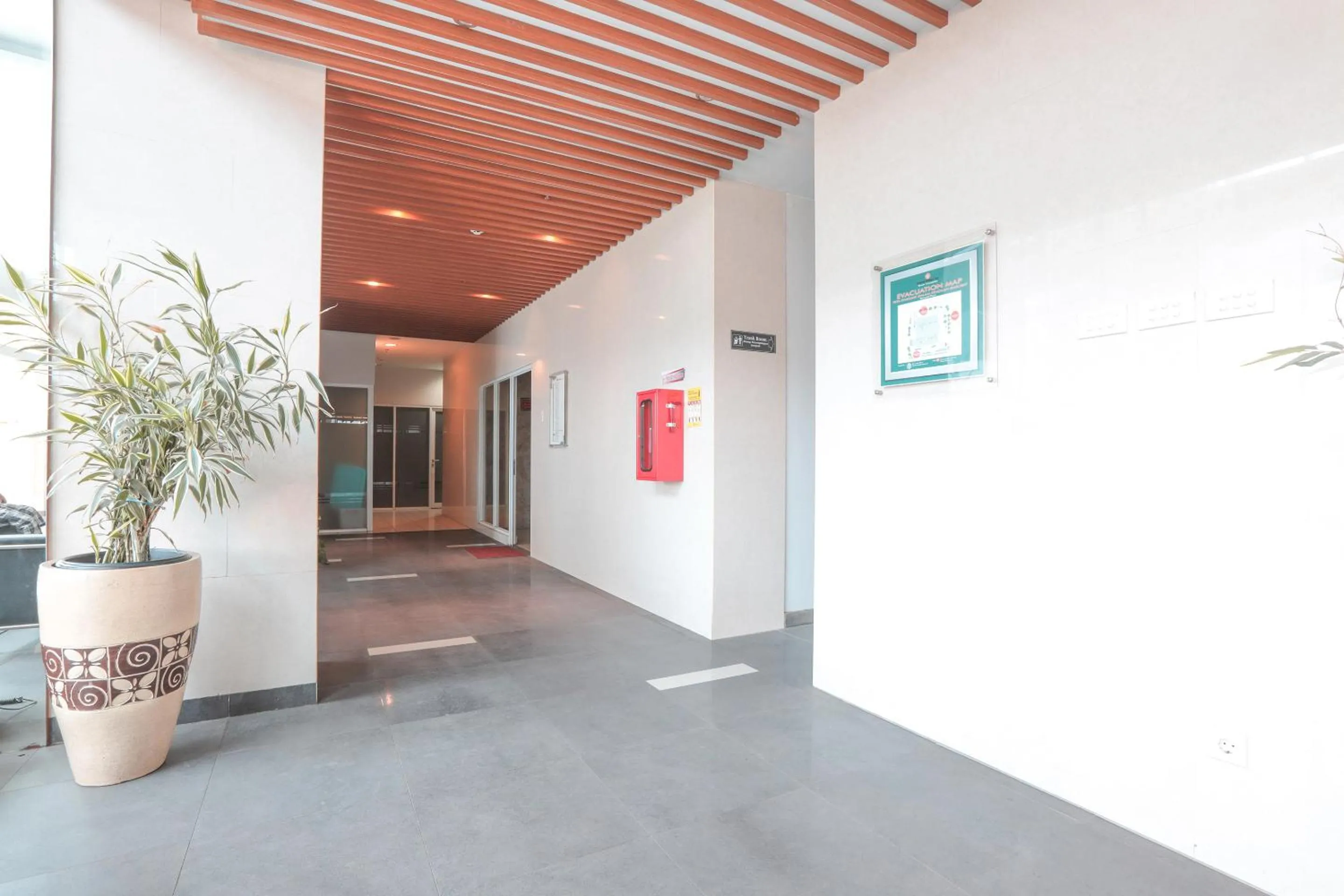 Lobby or reception in OYO  Flagship 755 Appartel Grand Dhika City