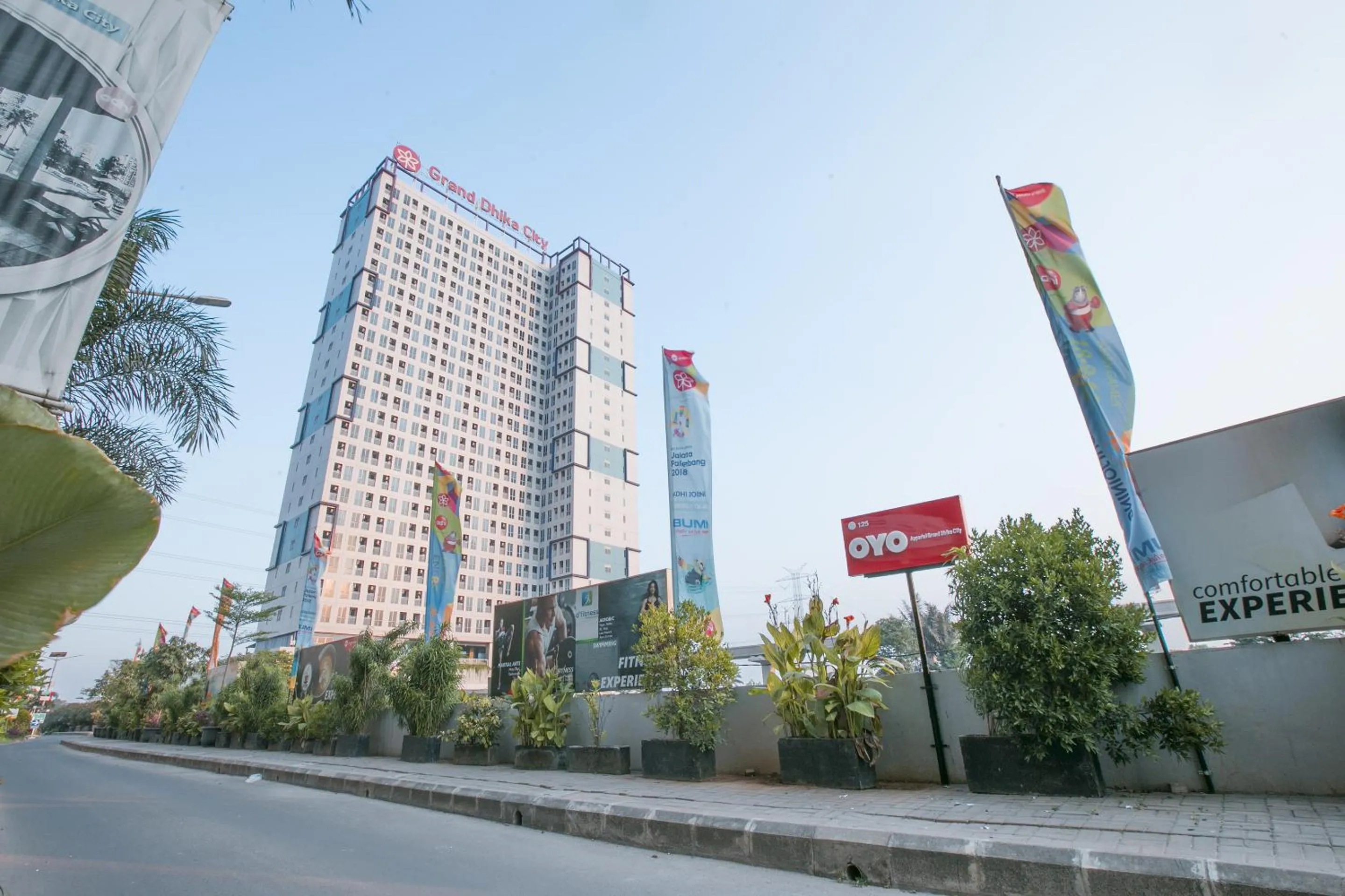 Property building in OYO  Flagship 755 Appartel Grand Dhika City