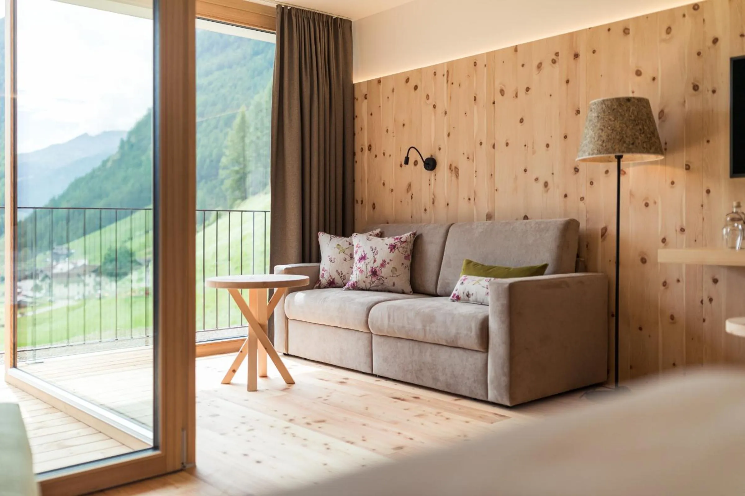 Seating area in Tonzhaus Hotel