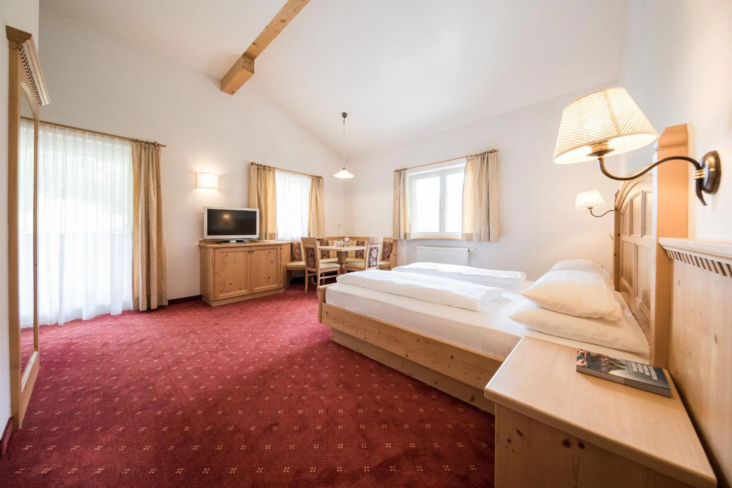 Bed in Tonzhaus Hotel