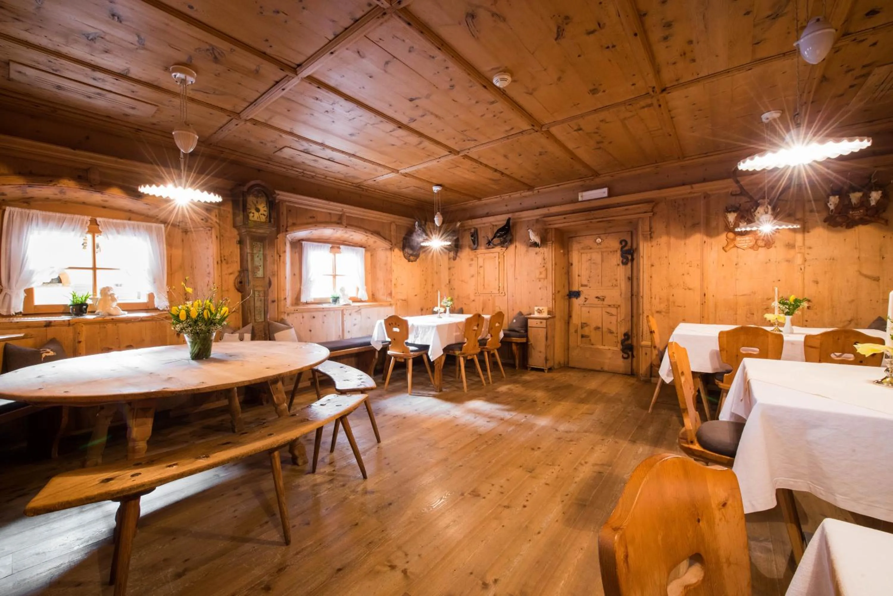 Restaurant/places to eat in Tonzhaus Hotel