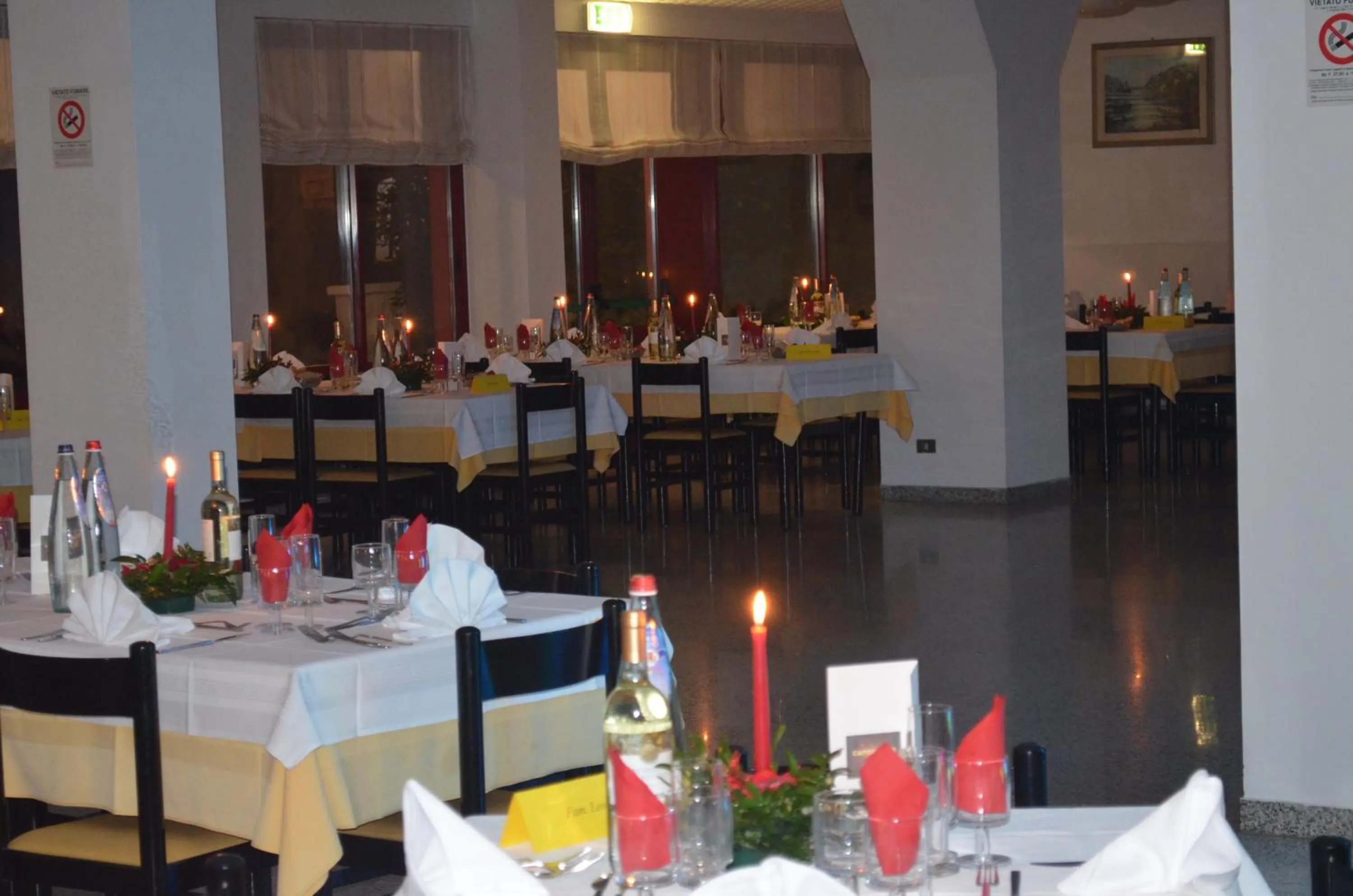 Restaurant/places to eat in Hotel Palmarosa