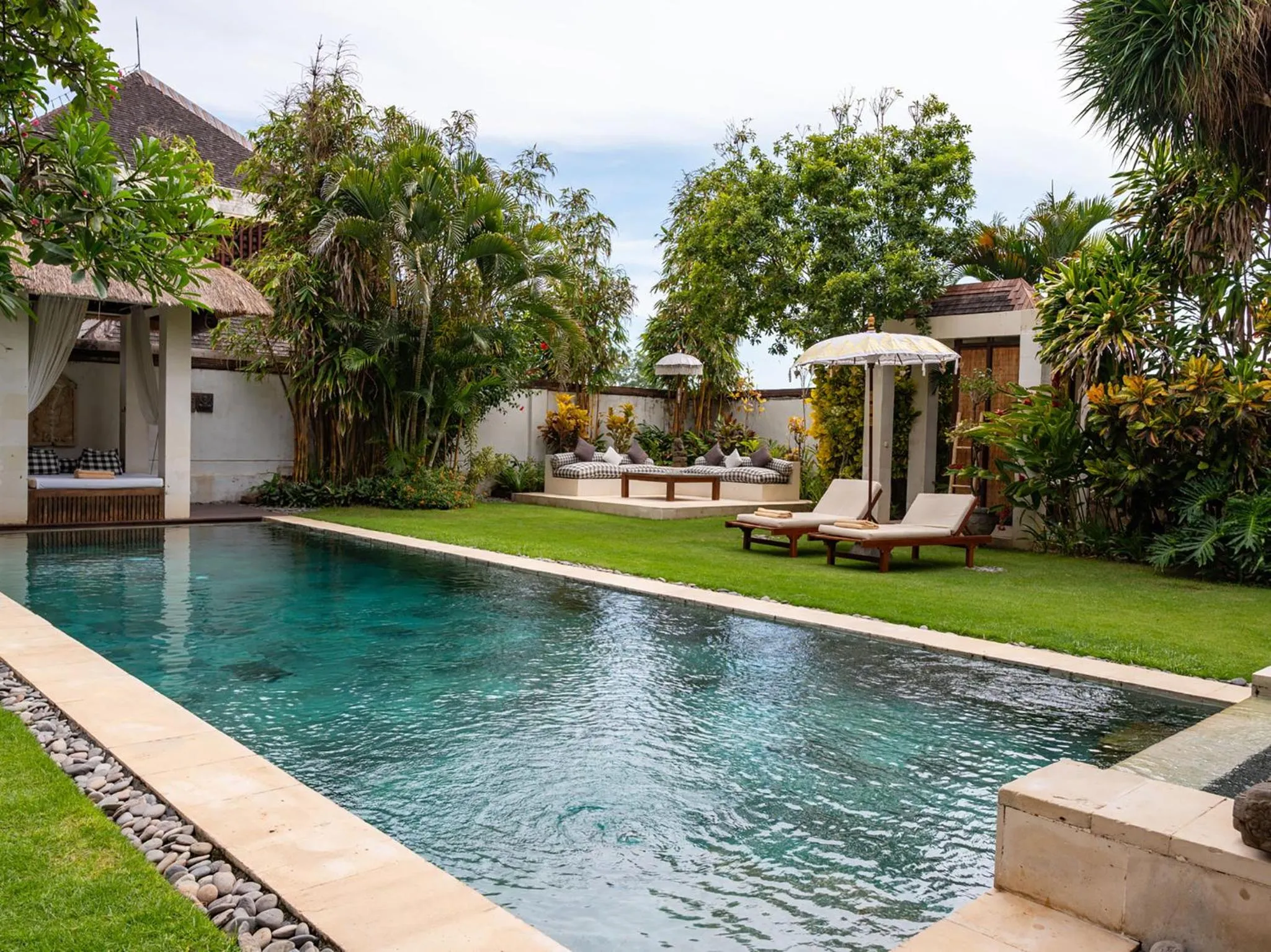 Garden in Majapahit Beach Villas by Nakula