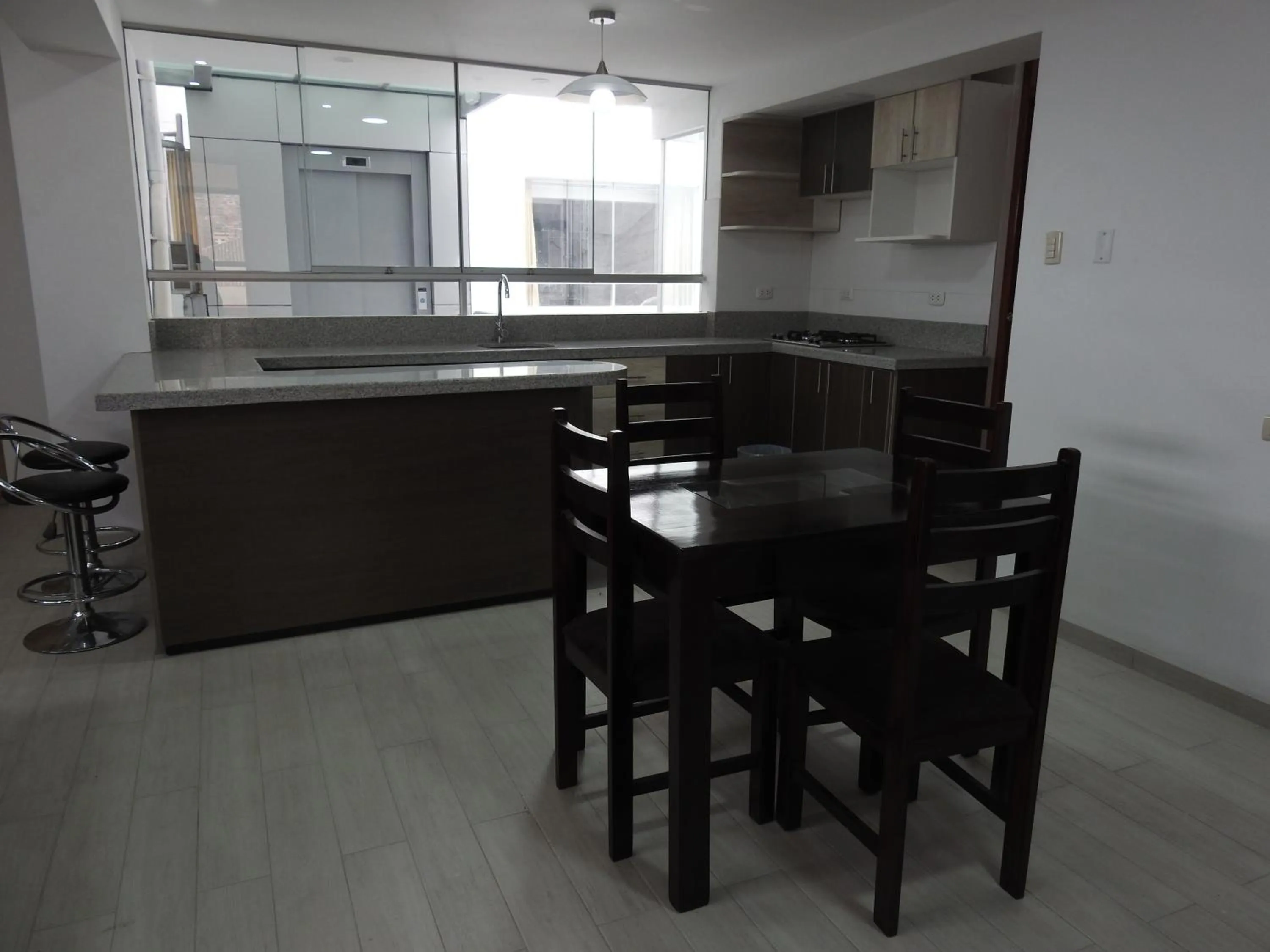 Area and facilities in Mayte Apartment