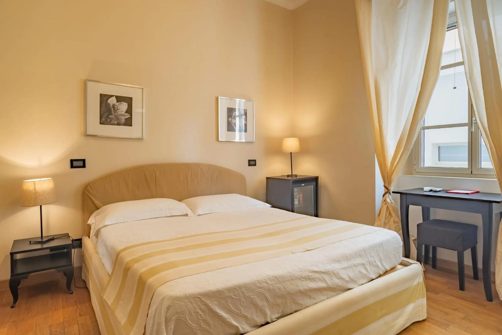 Bedroom, Bed in Hotel De La Plage