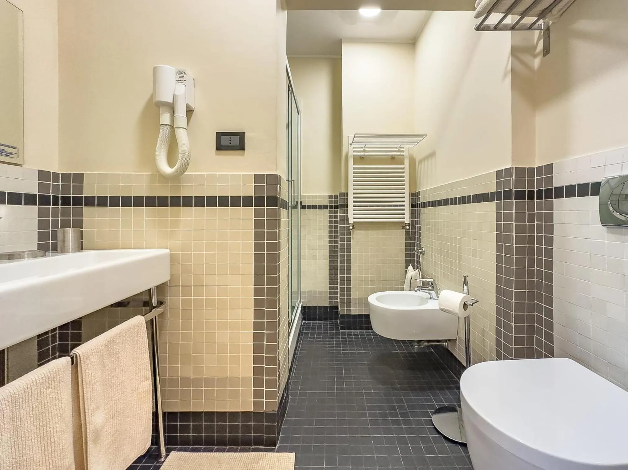 Bathroom in Hotel De La Plage