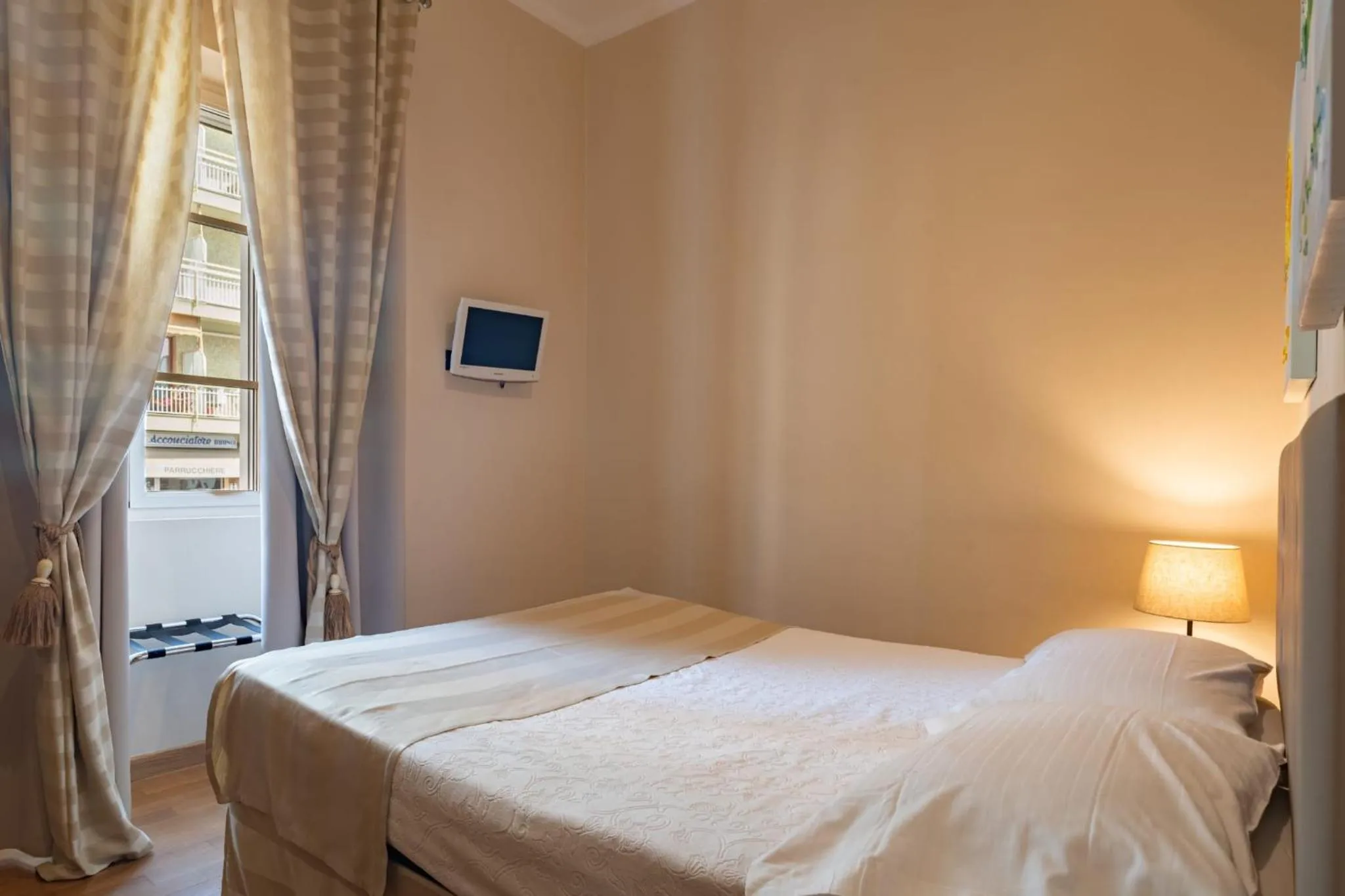 Bedroom, Bed in Hotel De La Plage