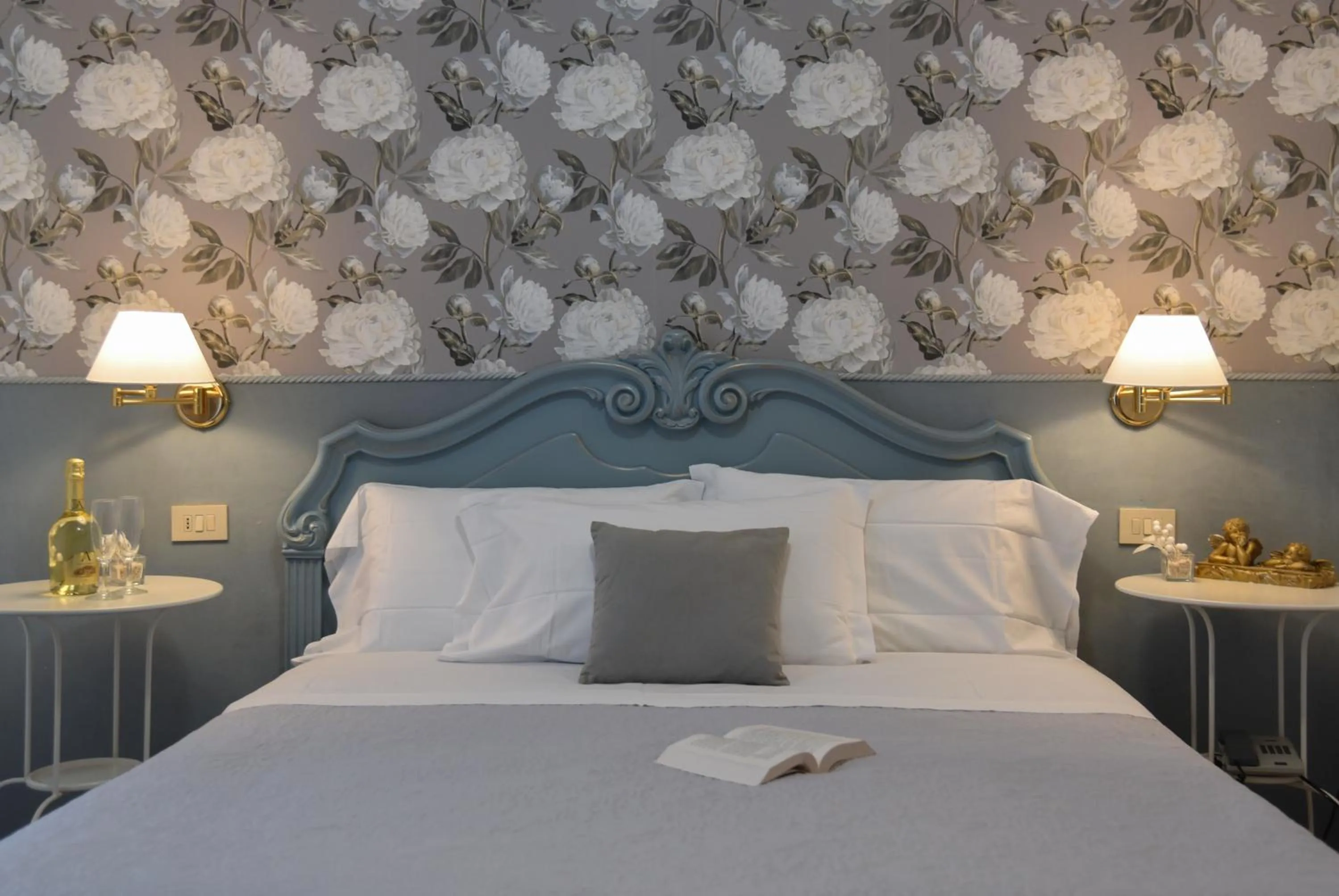 wedding, Bed in Hotel Crystal