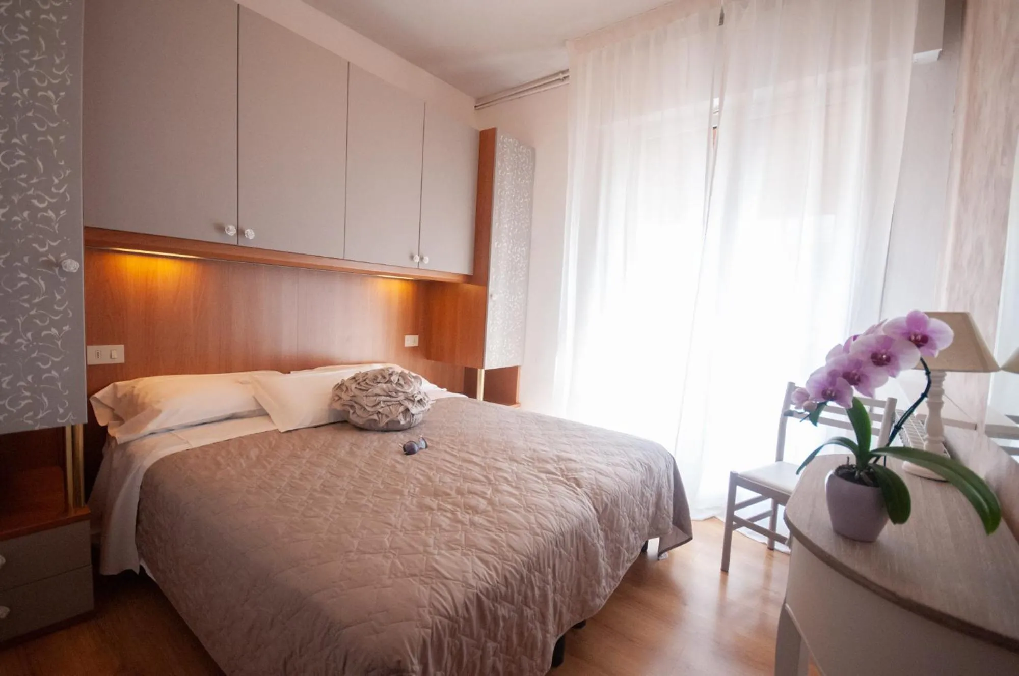 Bed in Hotel Crystal