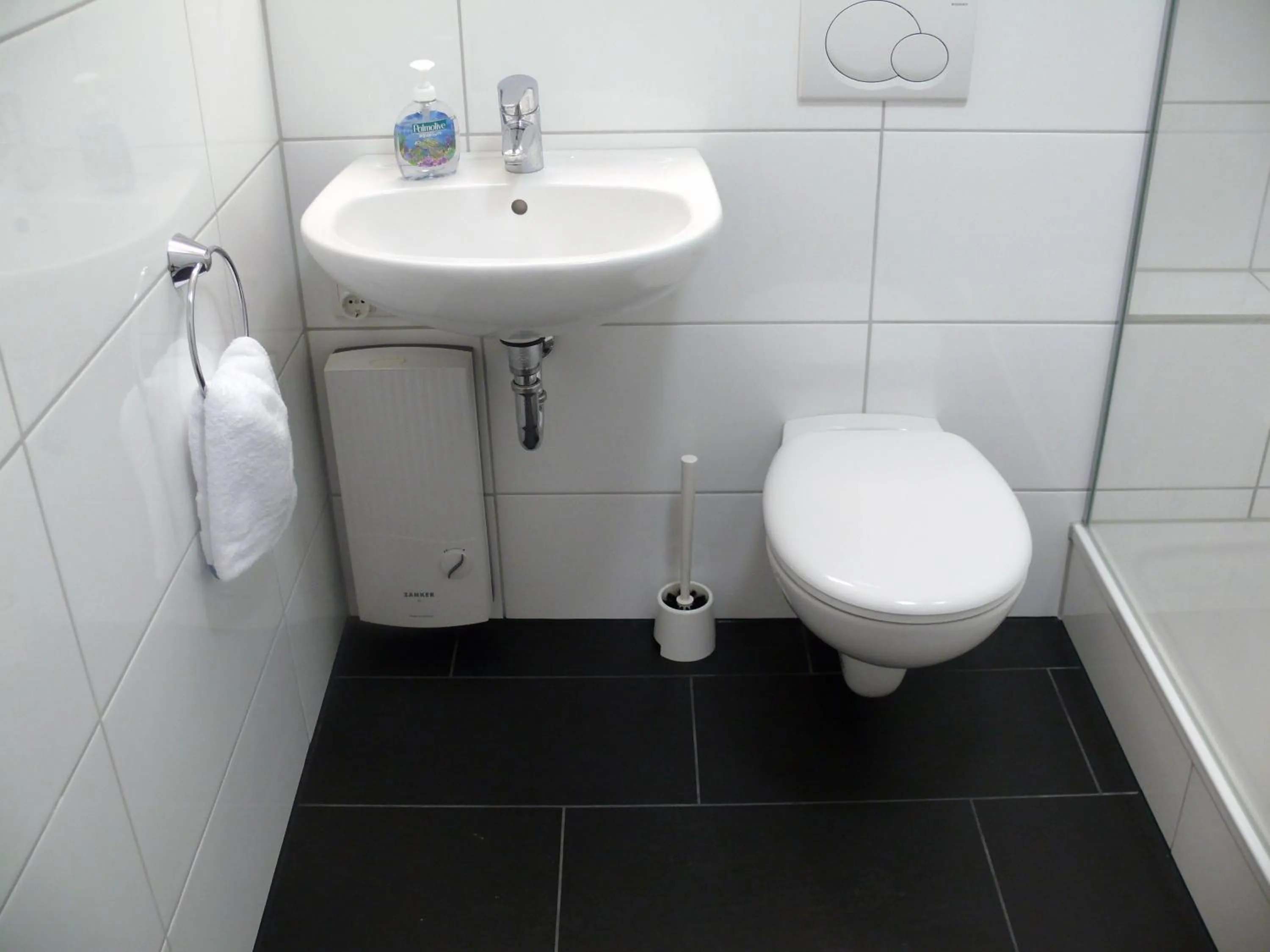 Toilet in Apartments Jahnstraße