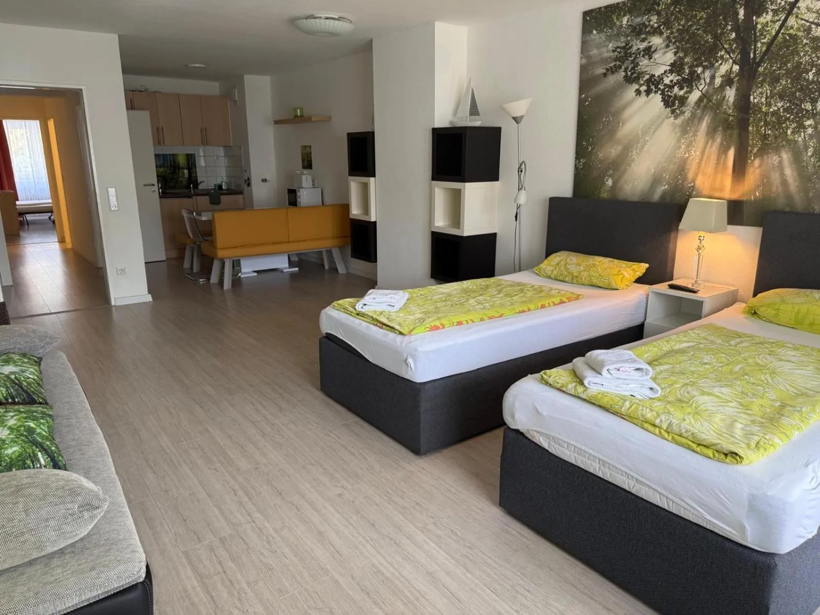 Living room, Bed in Apartments Jahnstraße