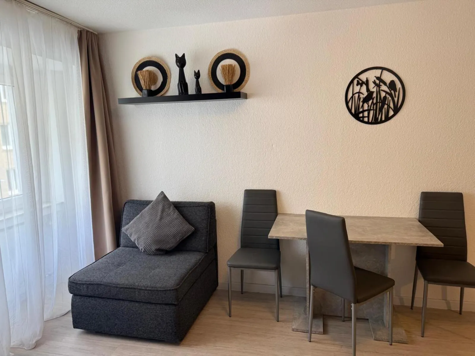 Bed in Apartments Jahnstraße