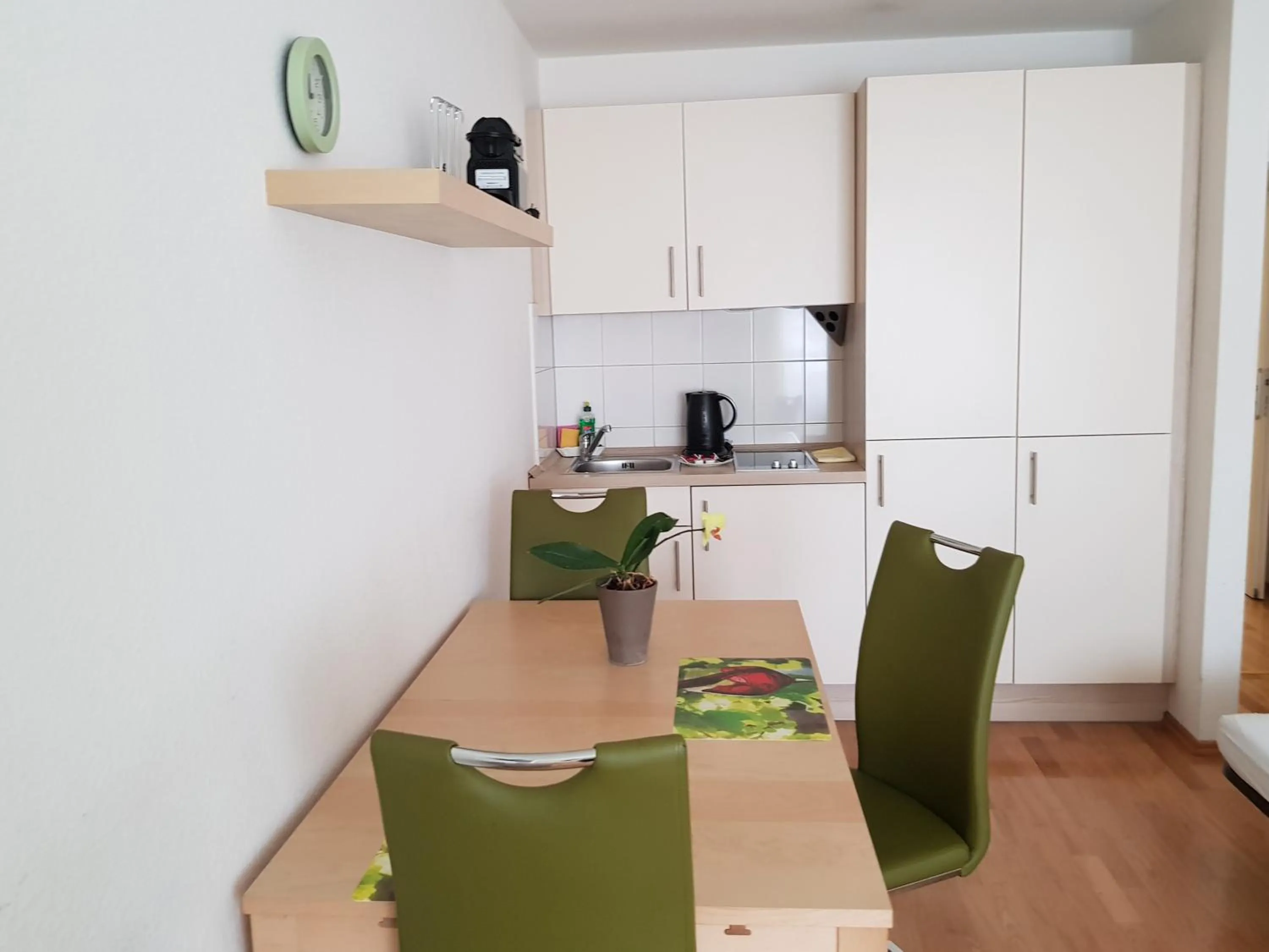 Dining area in Apartments Jahnstraße