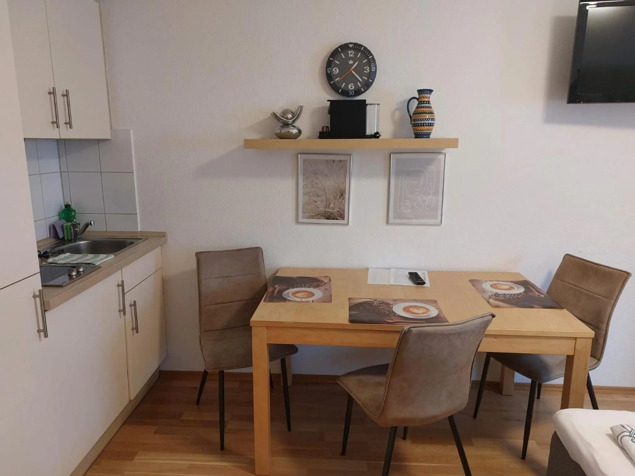 Dining area in Apartments Jahnstraße