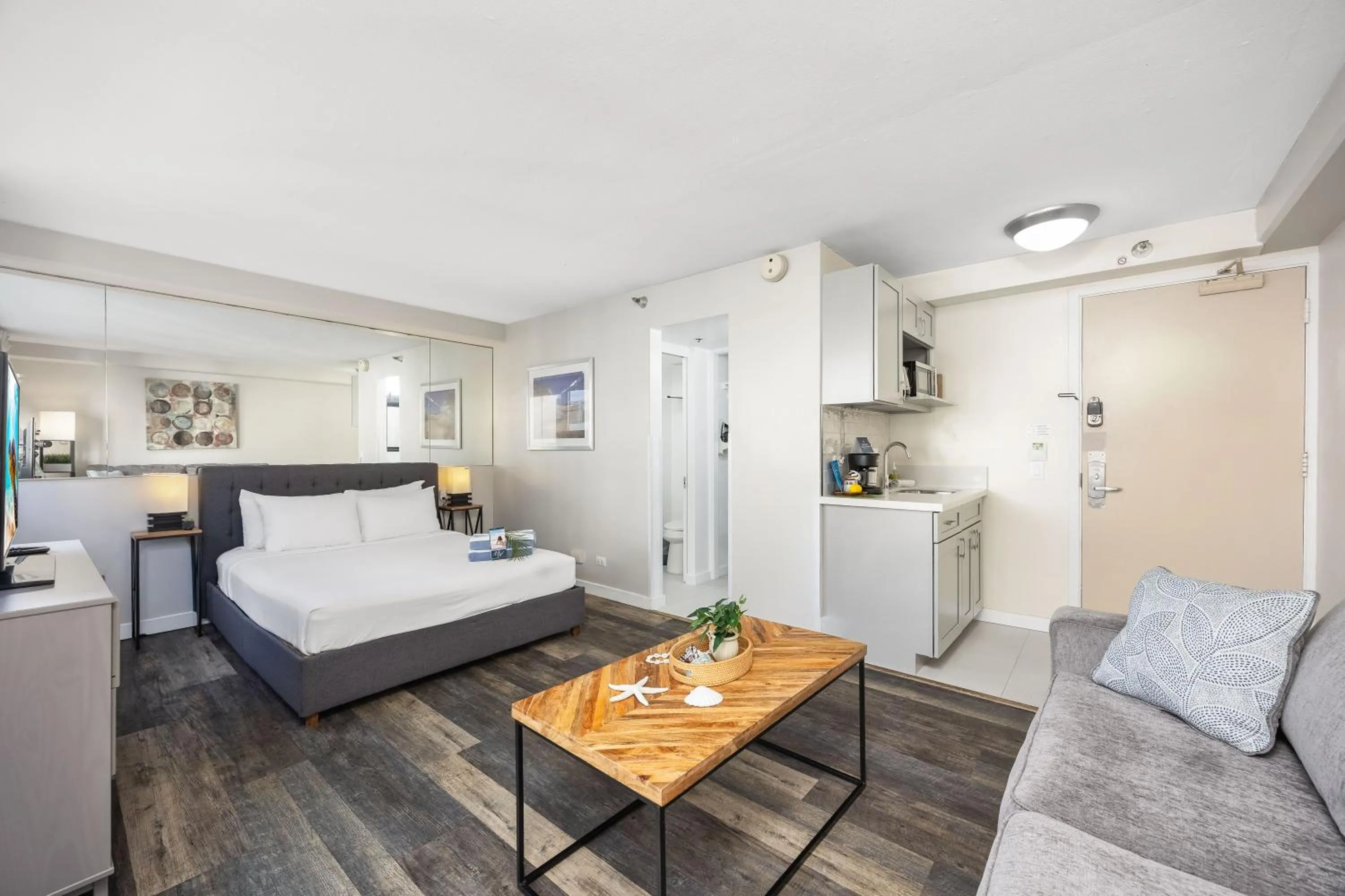 Kitchen or kitchenette, Bed in Renovated Studio with Pool Access at Aloha Surf