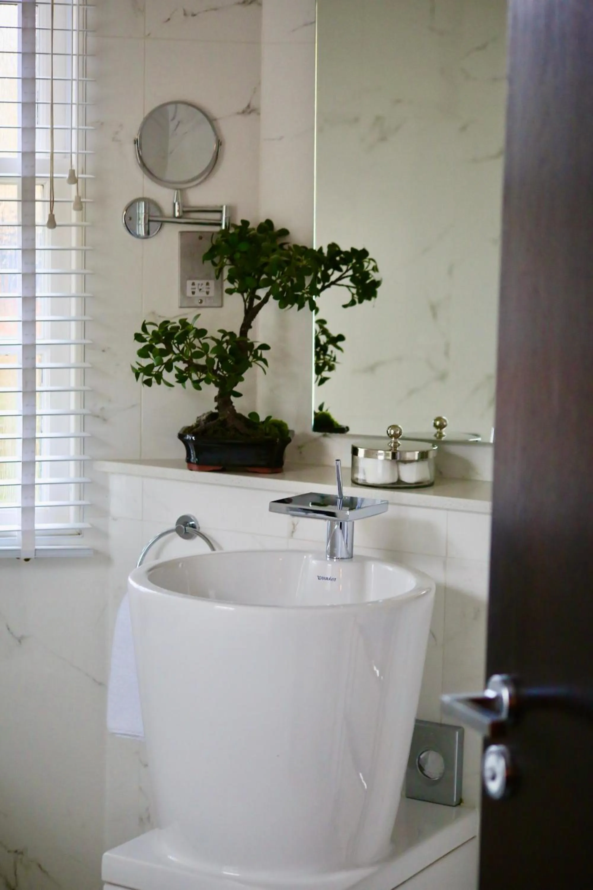 Bathroom in Cairn Lodge