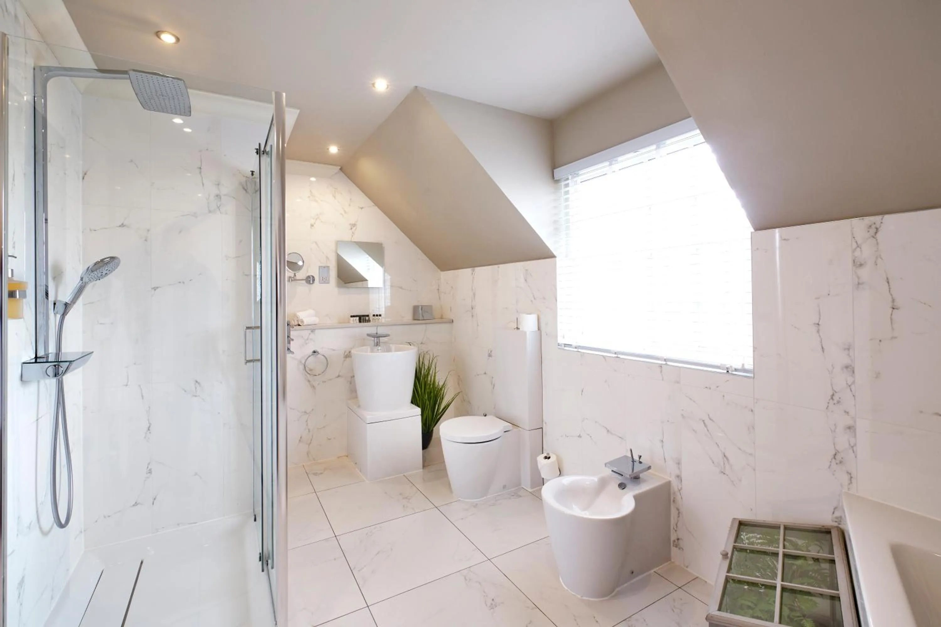 Bathroom in Cairn Lodge