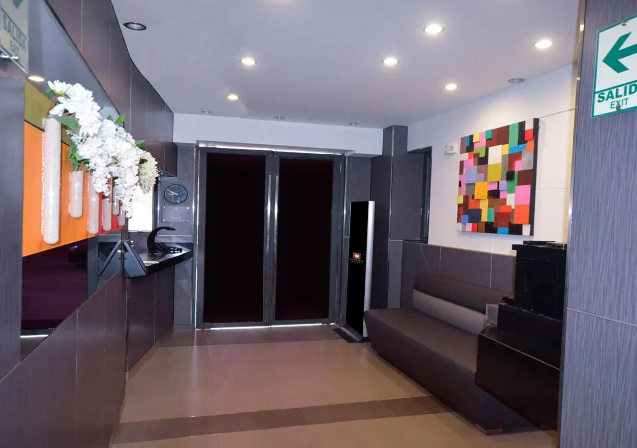 Lobby or reception in qp Hotels Trujillo