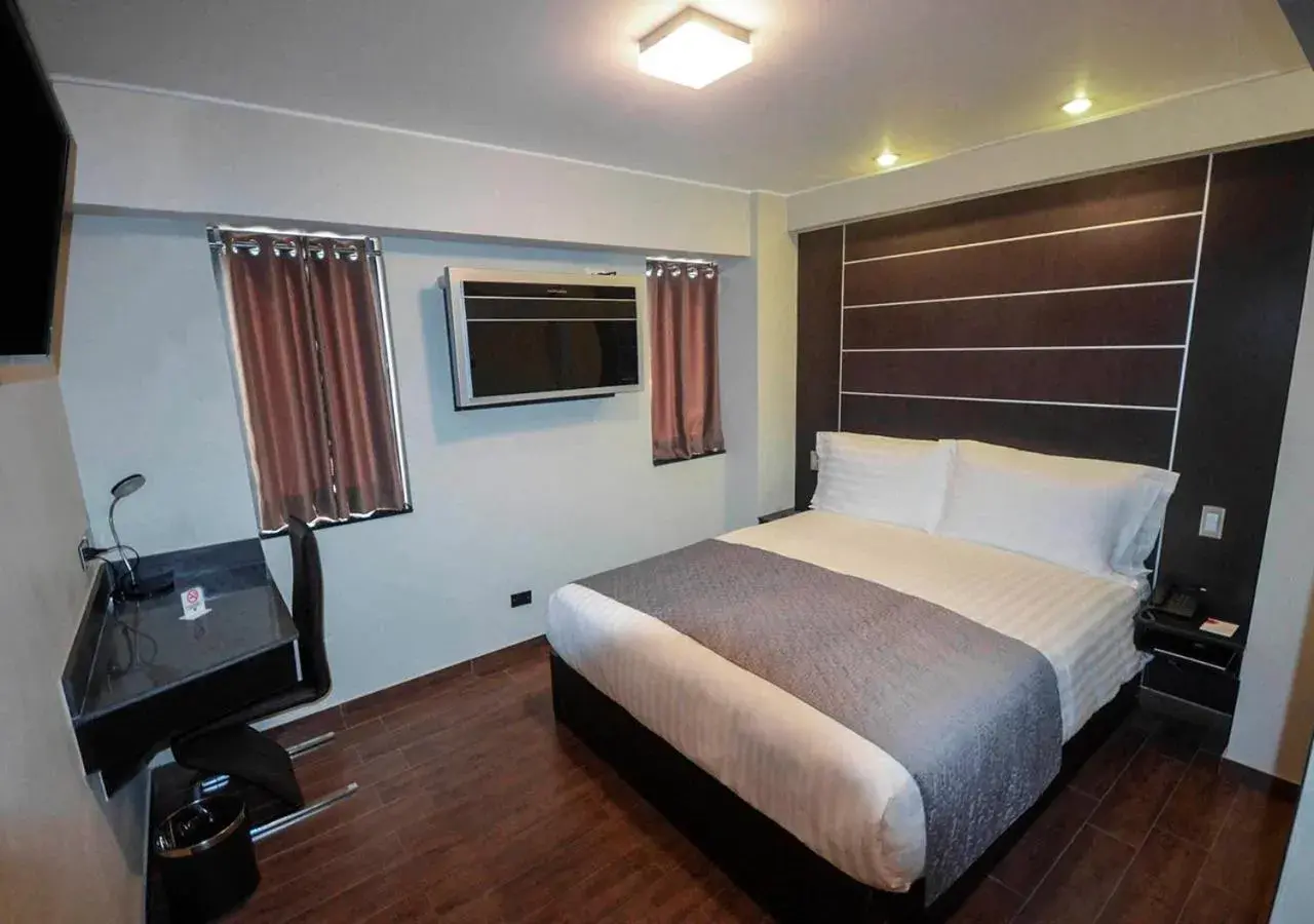 Deluxe Queen Room in qp Hotels Trujillo Deluxe Queen Room in qp Hotels Trujillo