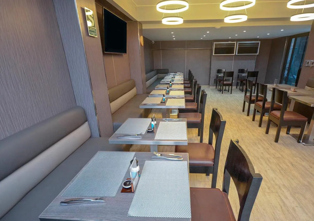 Restaurant/places to eat in qp Hotels Trujillo