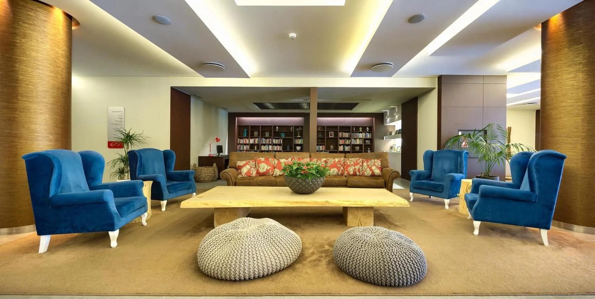 Lobby or reception in The Views Monumental