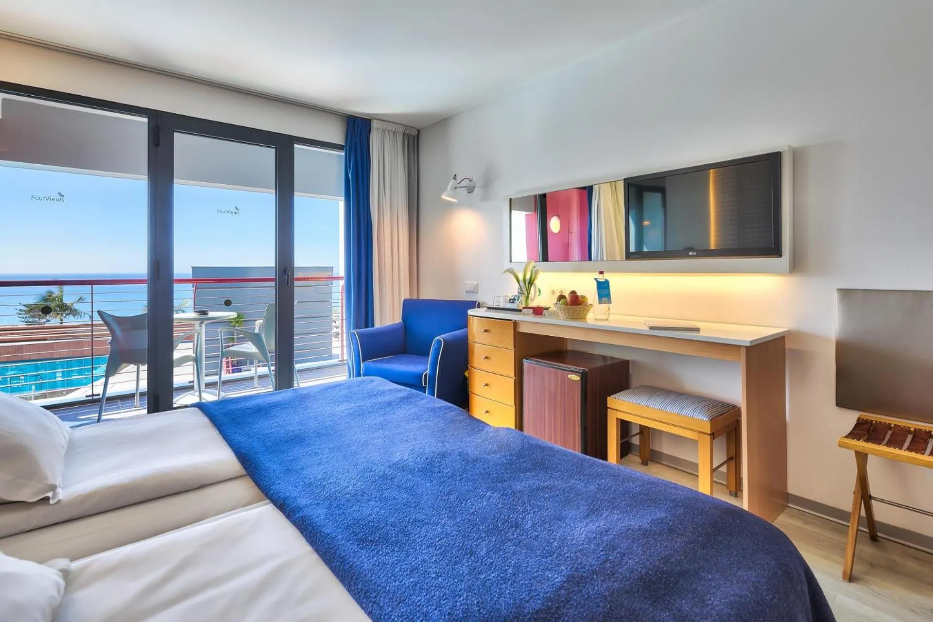 Photo of the whole room in The Views Monumental