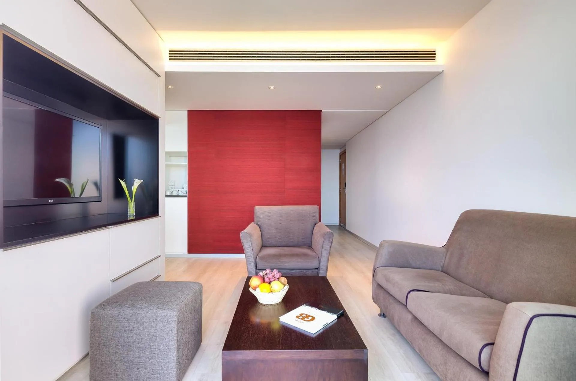 Photo of the whole room in The Views Monumental