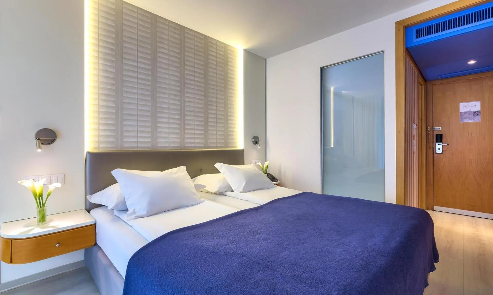 Photo of the whole room in The Views Monumental