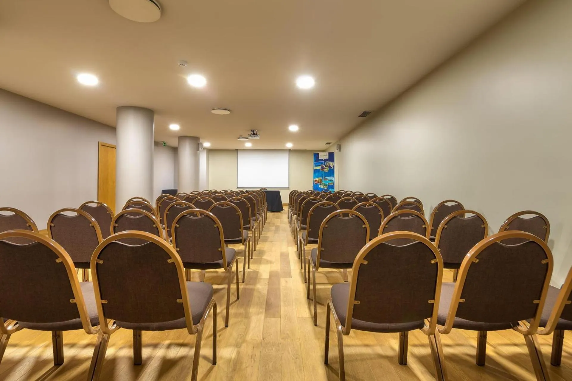 Meeting/conference room in The Views Monumental