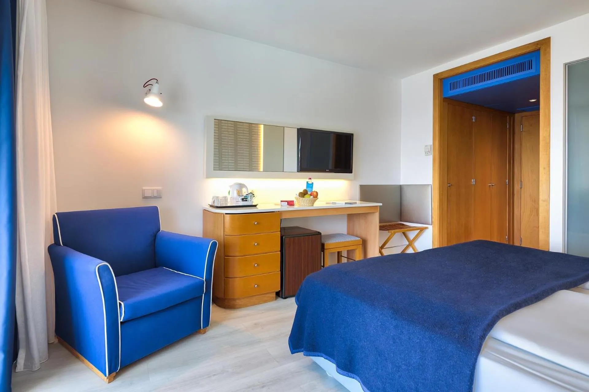 Photo of the whole room in The Views Monumental