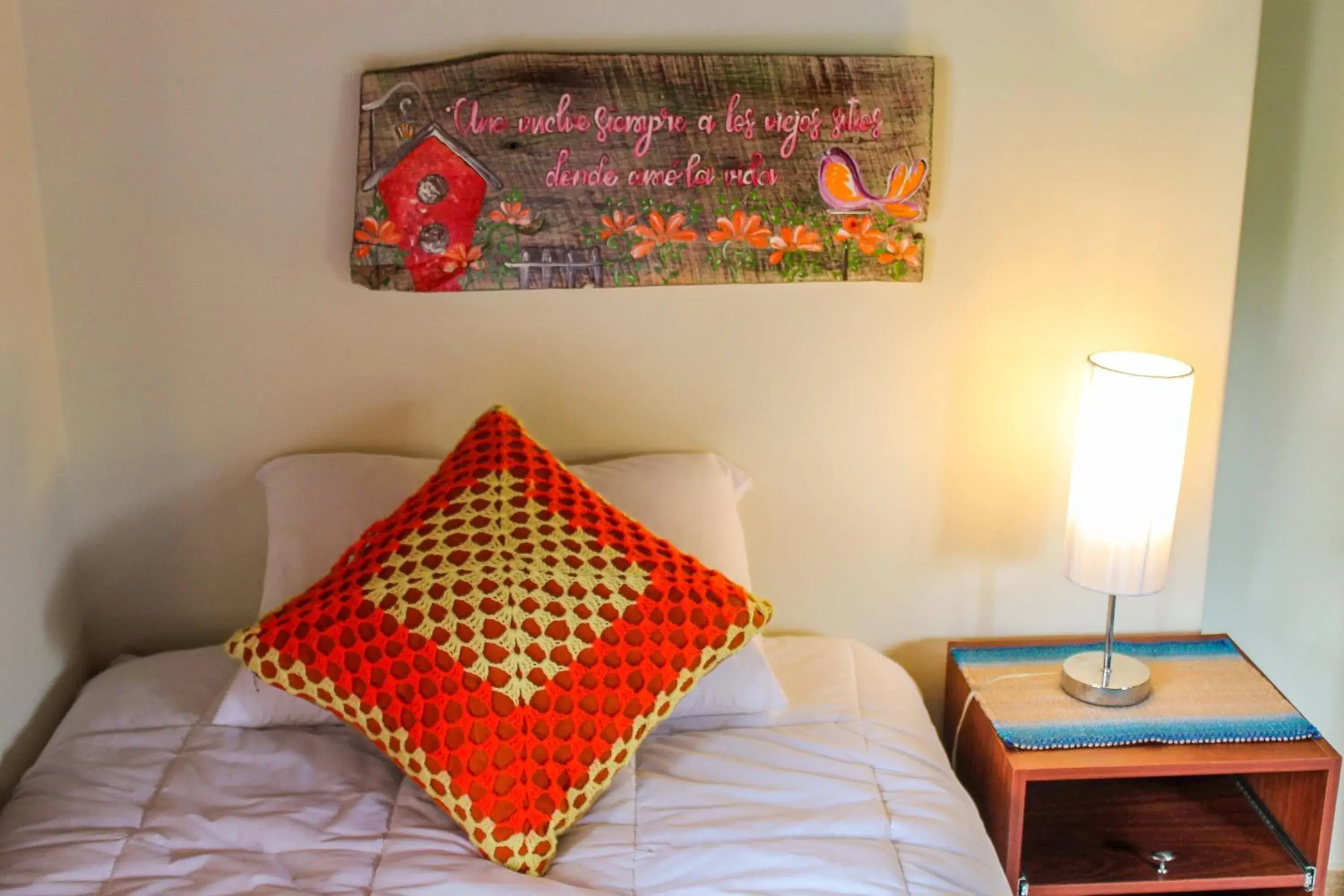 Triple Room with Private Bathroom - single occupancy in Cabaña El Mirador Vallegrande Triple Room with Private Bathroom - single occupancy in Cabaña El Mirador Vallegrande