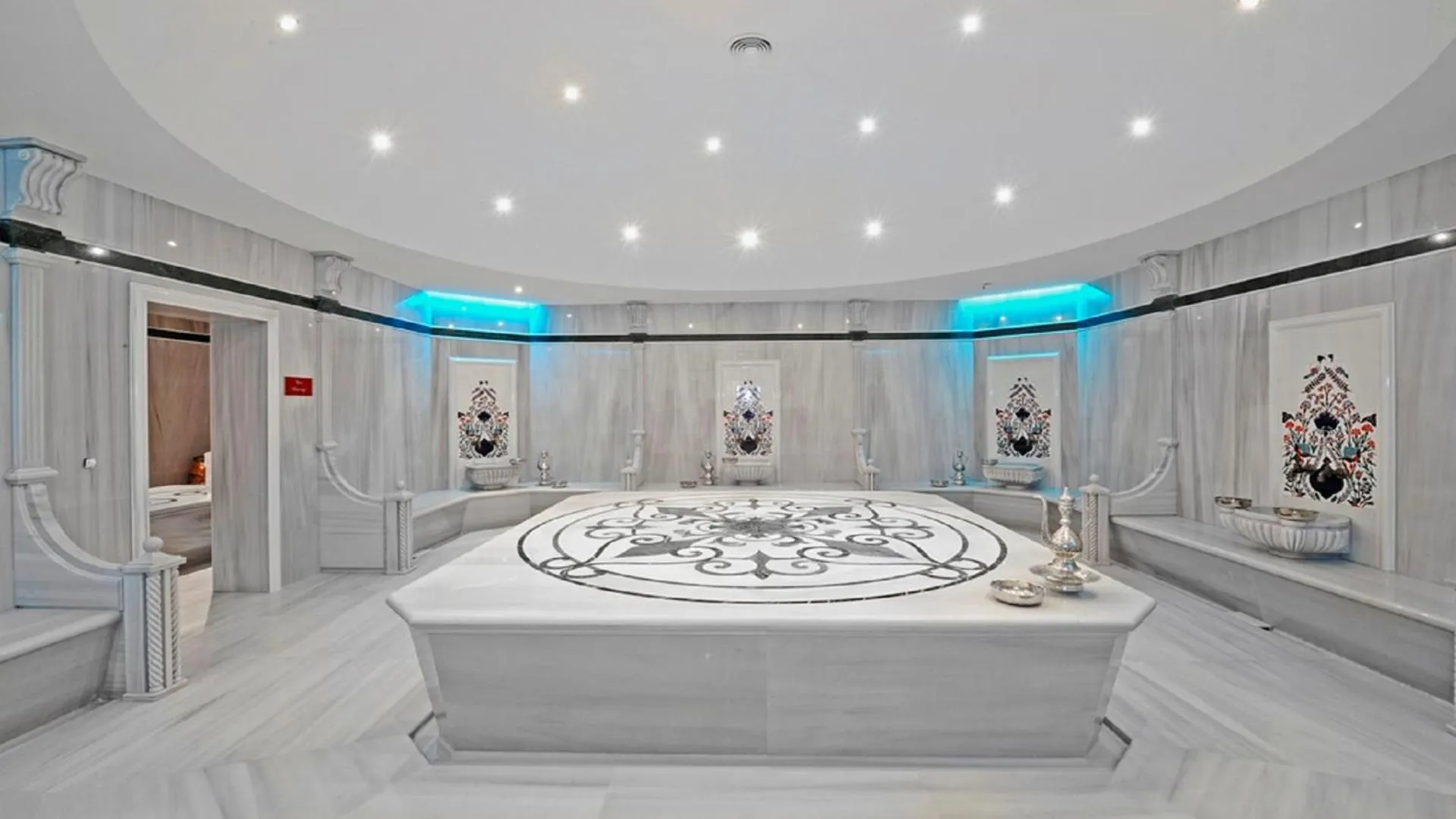 Public Bath in Crowne Plaza Bursa Convention Center & Thermal Spa by IHG
