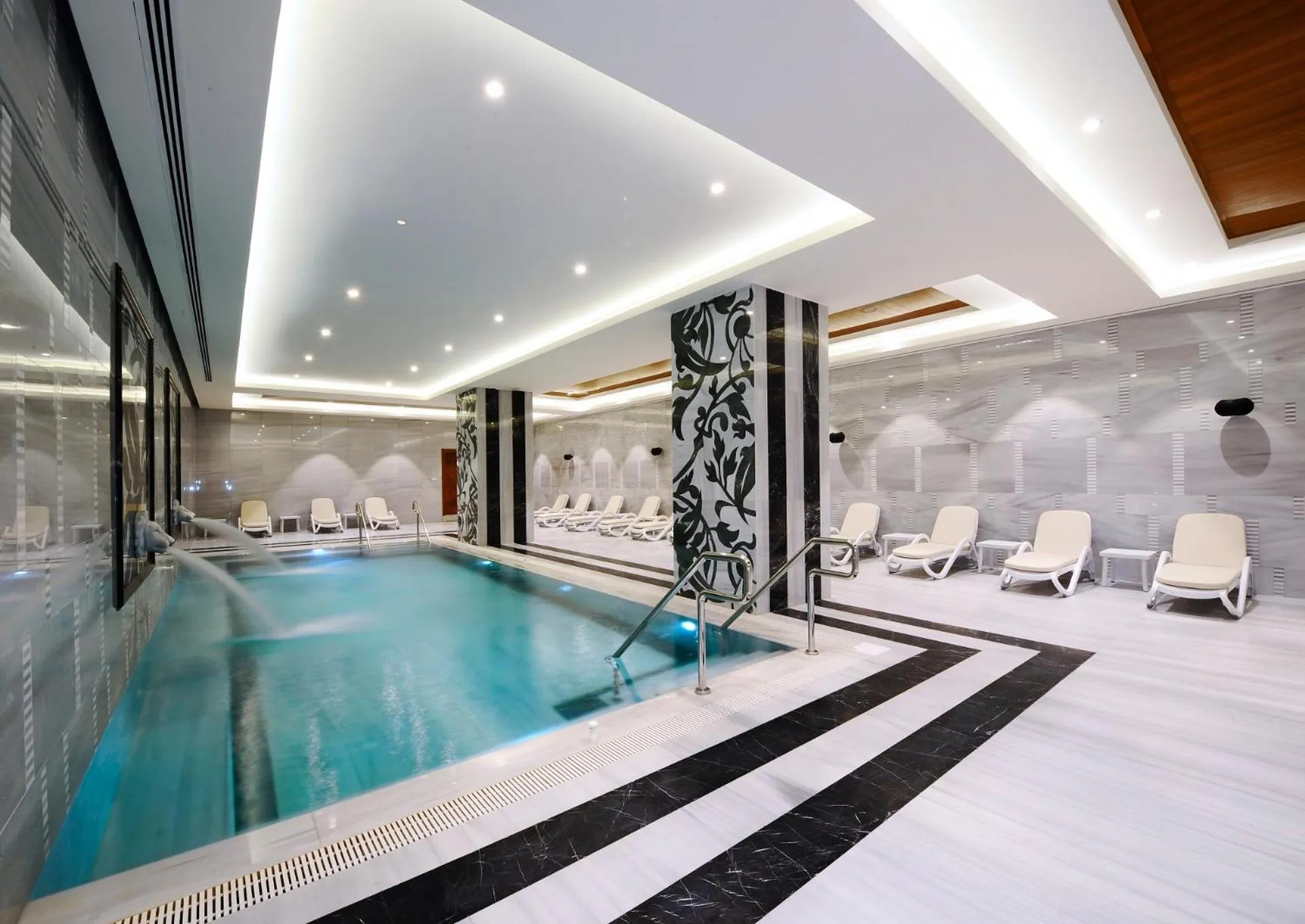 Swimming pool in Crowne Plaza Bursa Convention Center & Thermal Spa by IHG