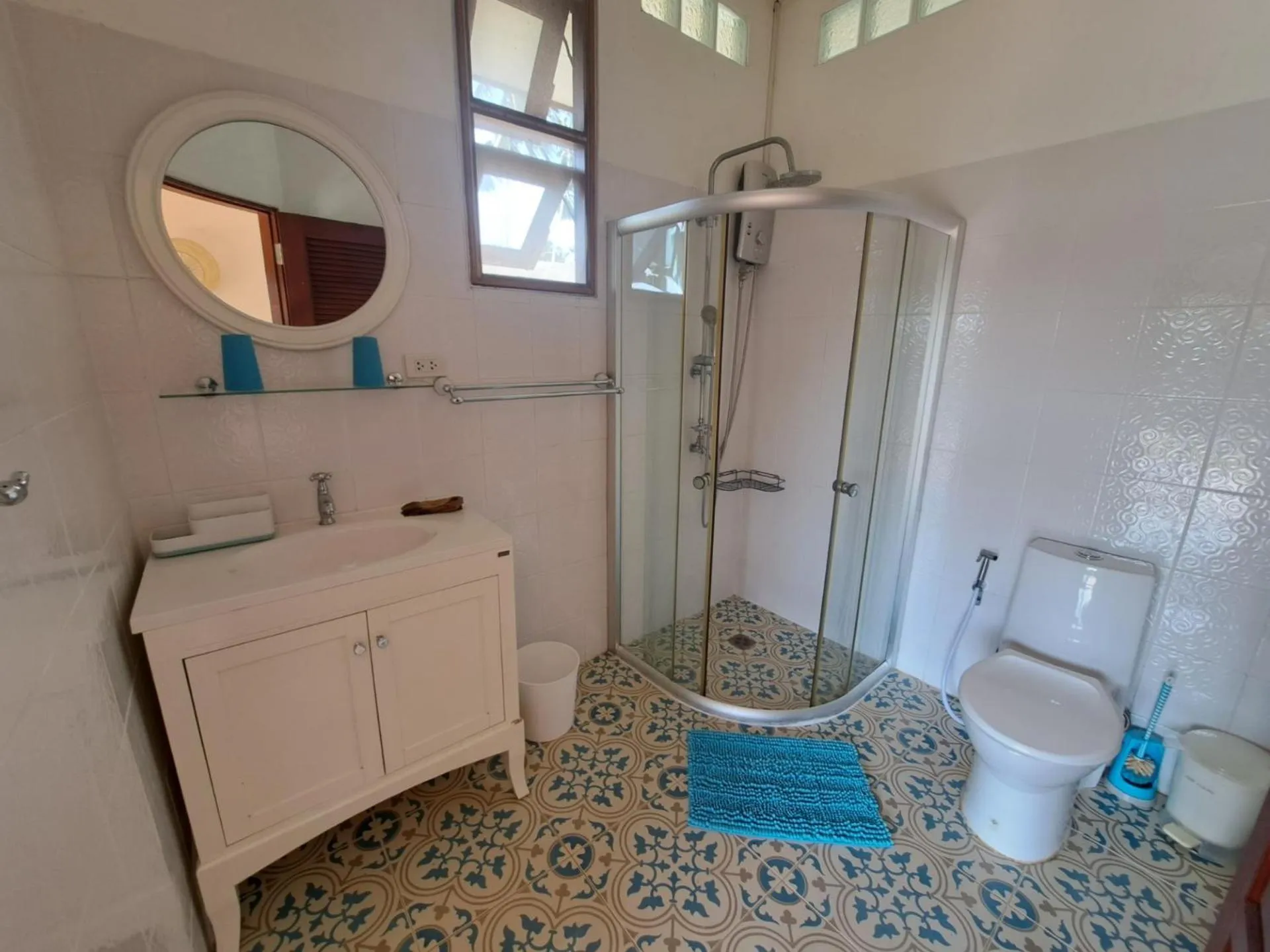 Bathroom in Laura's Guest House-adult only-