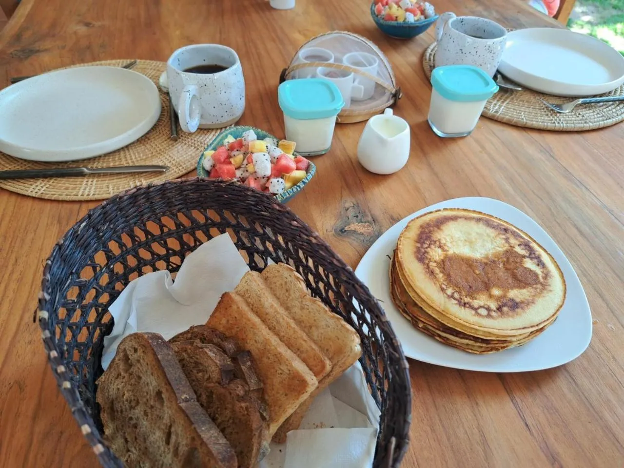 Food and drinks in Laura's Guest House-adult only-