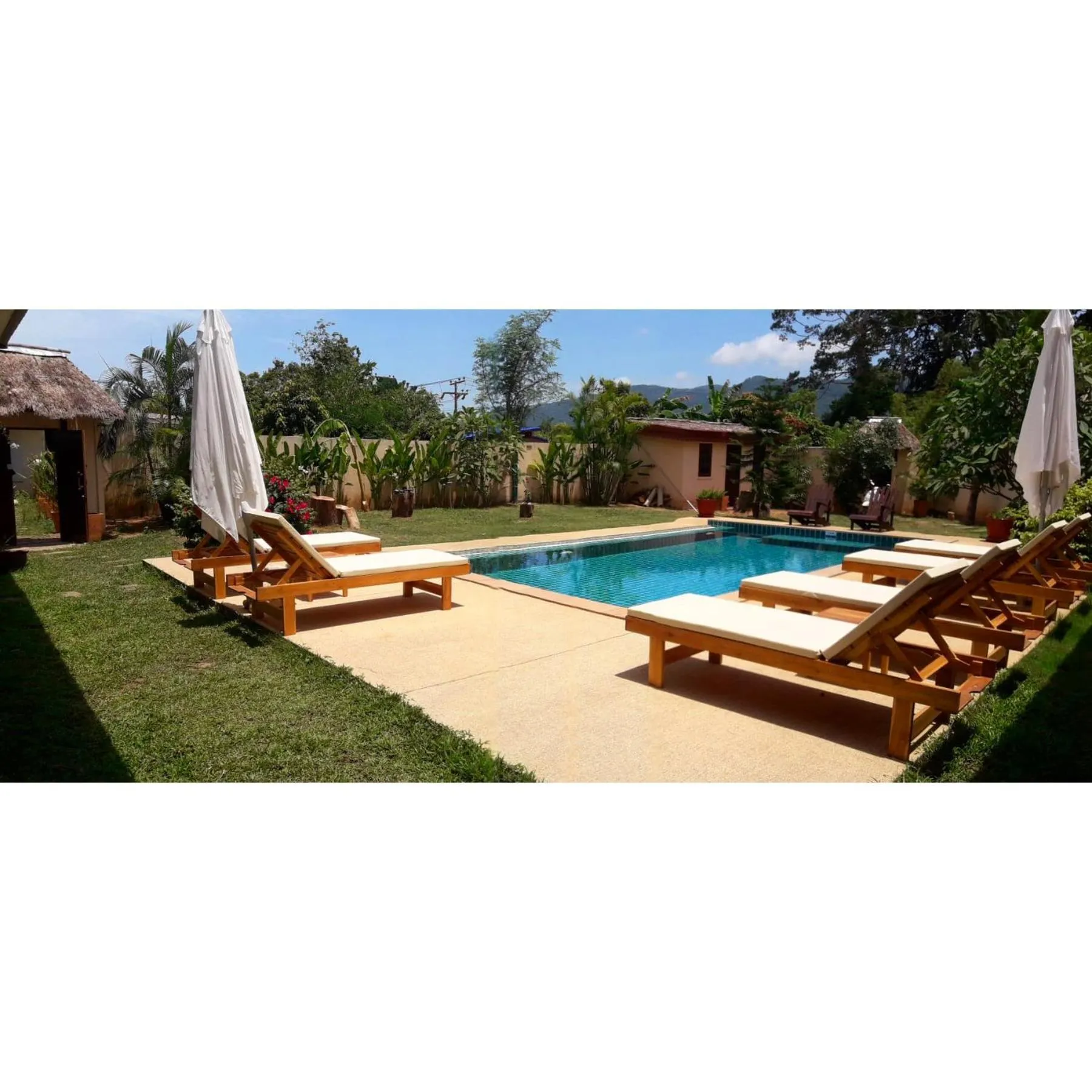 Pool view in Laura's Guest House-adult only-