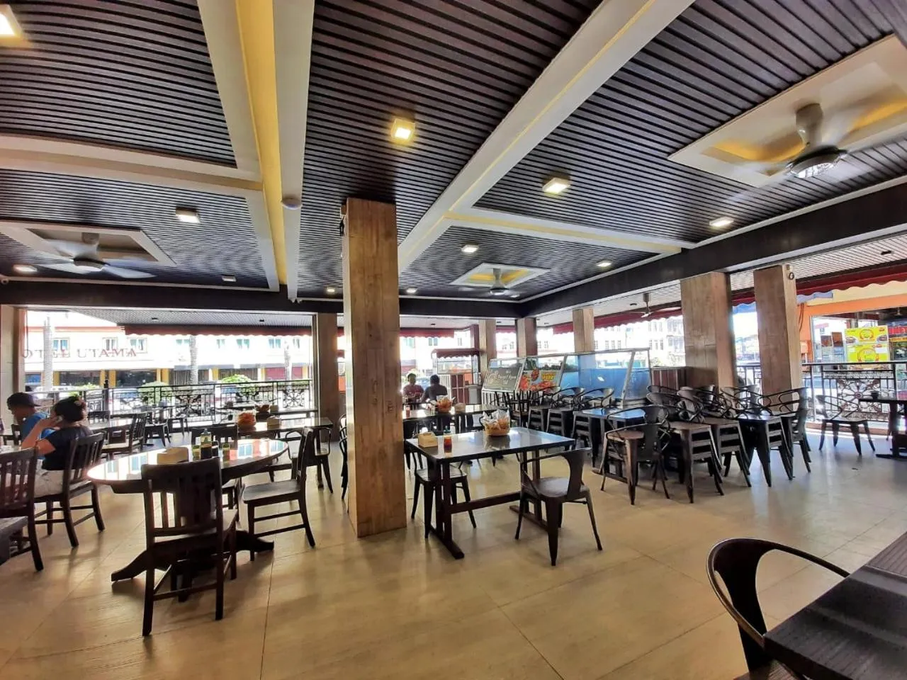 Restaurant/places to eat in Namii Hotel