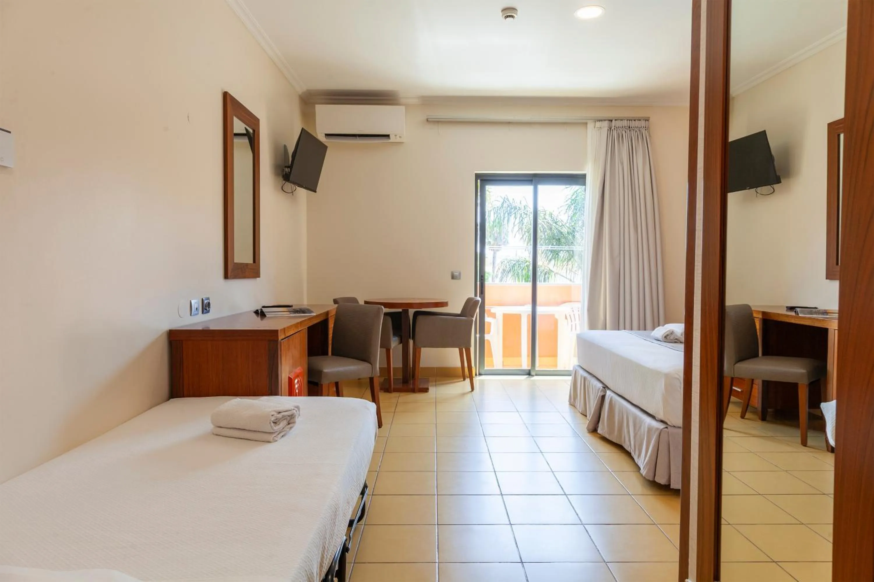 Bed in Hotel Praia Sol