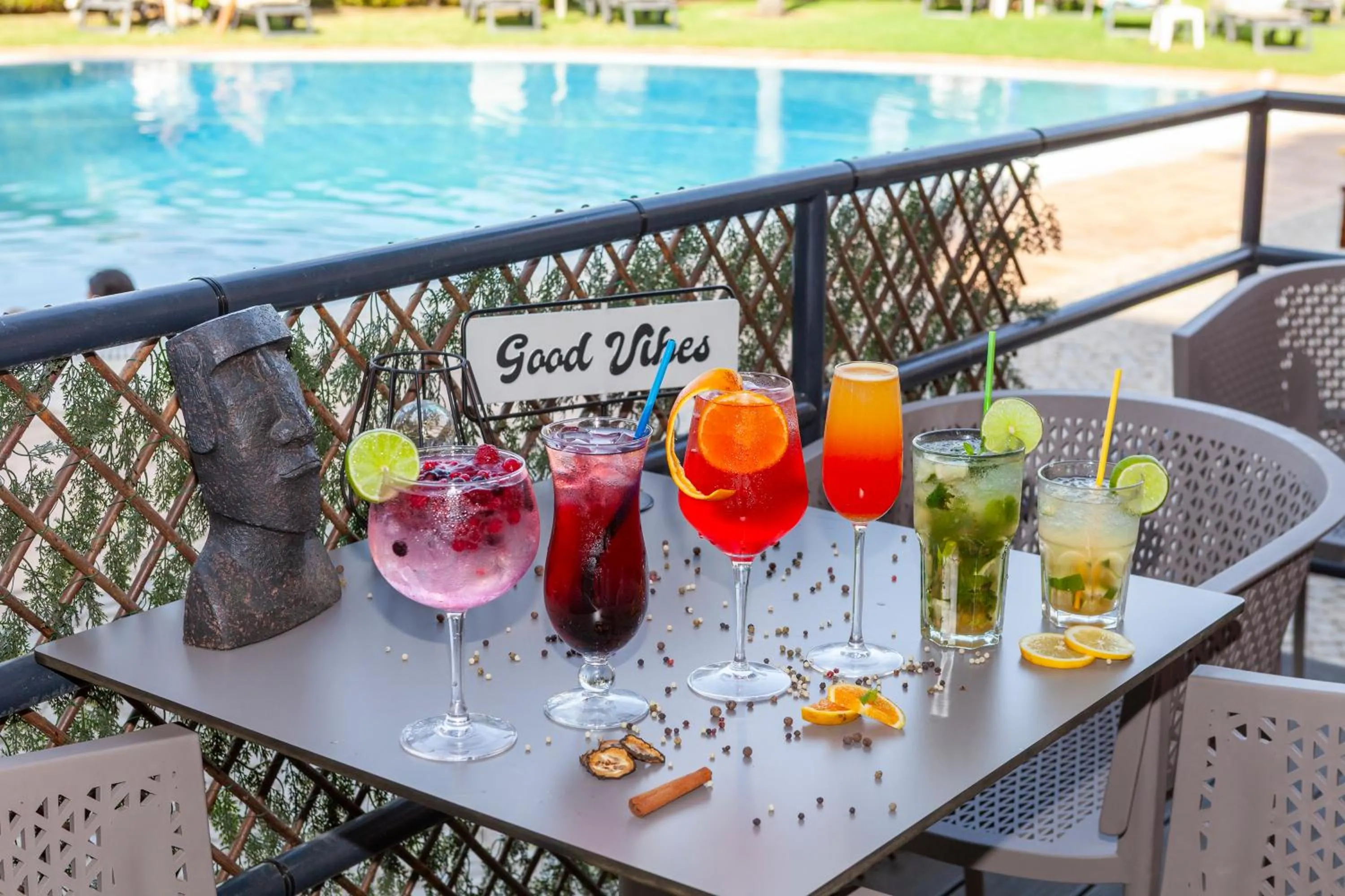 Swimming pool in Hotel Praia Sol