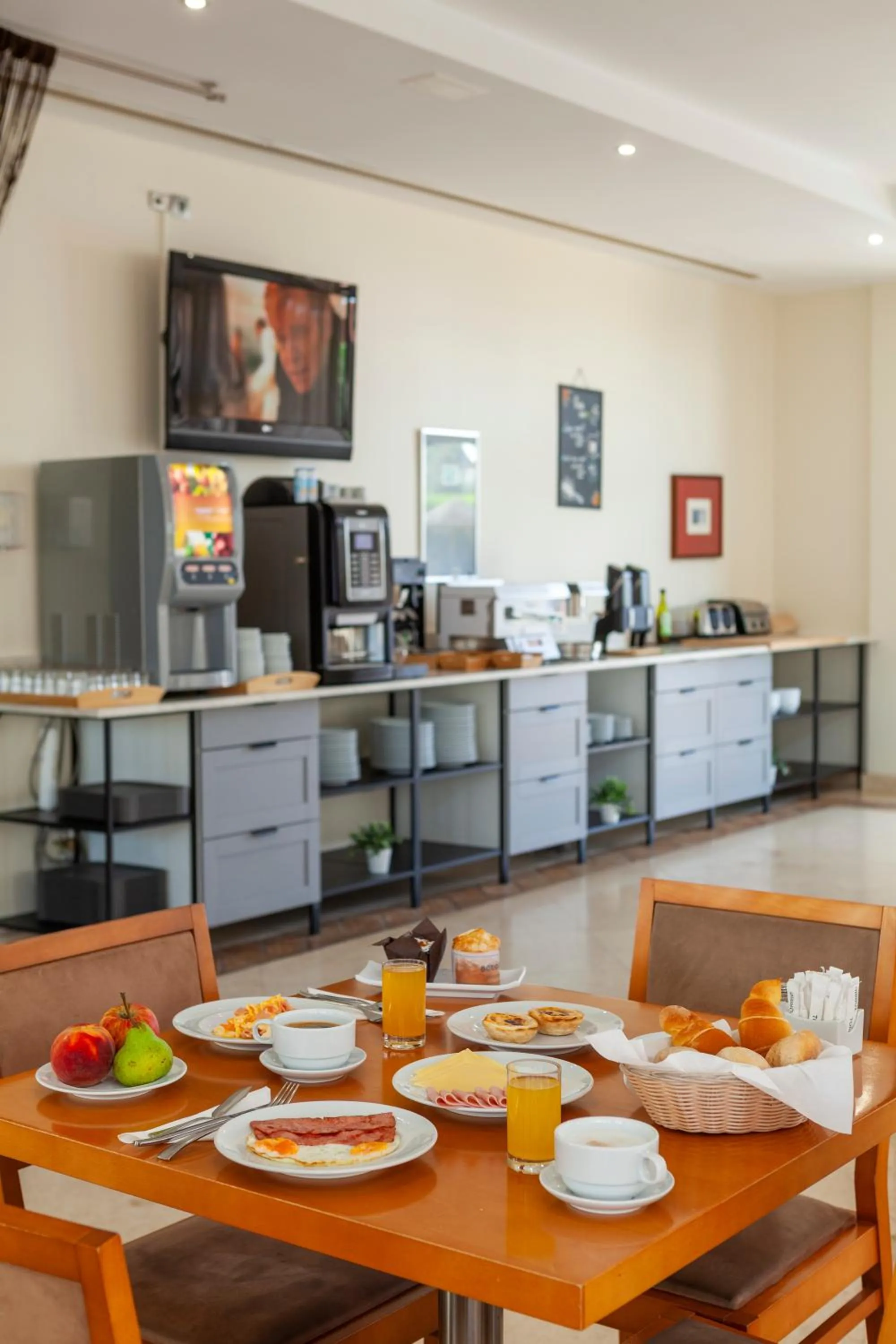 Buffet breakfast in Hotel Praia Sol